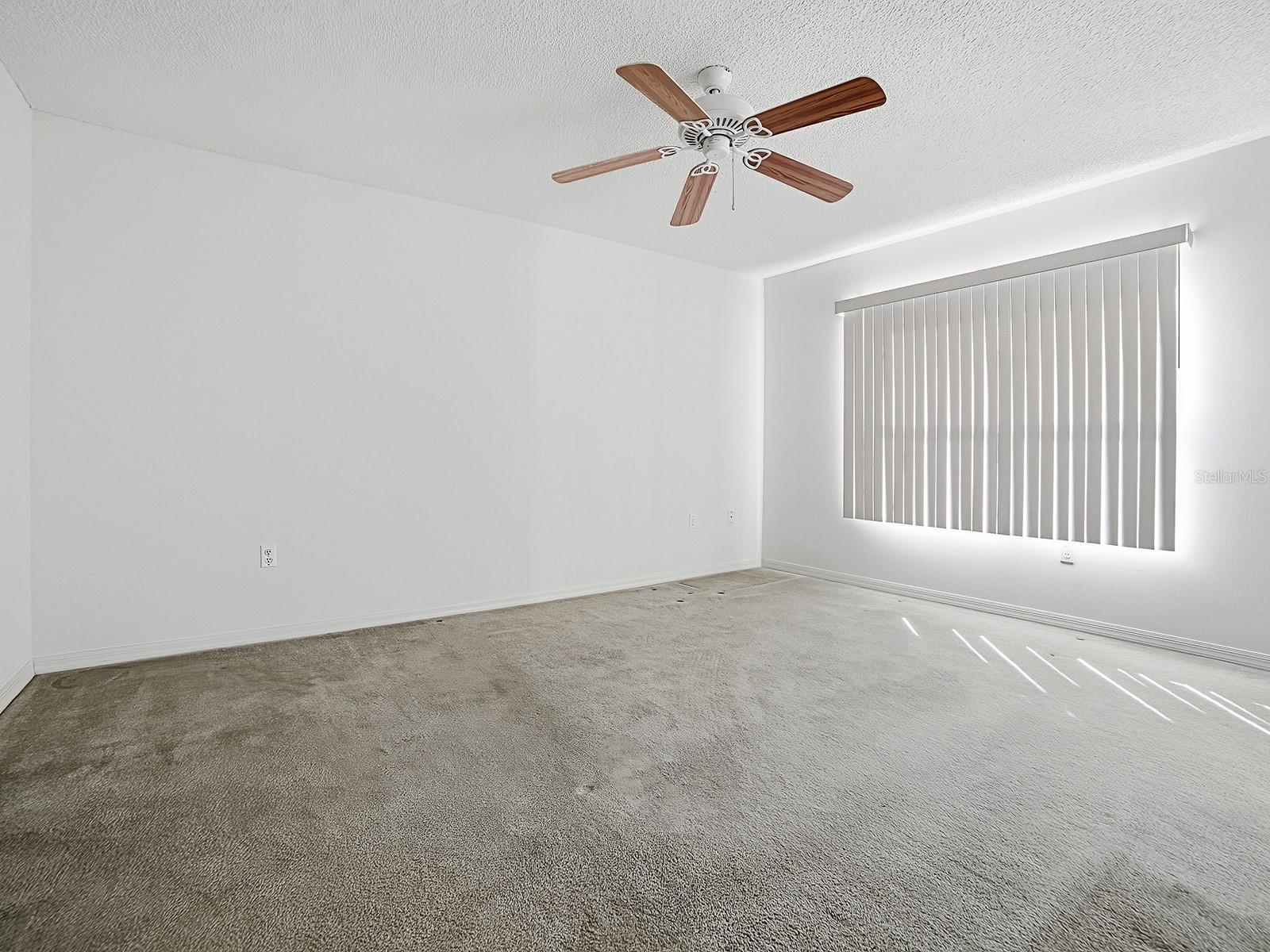 Image 16 of 37 For 752 Old Oaks Lane