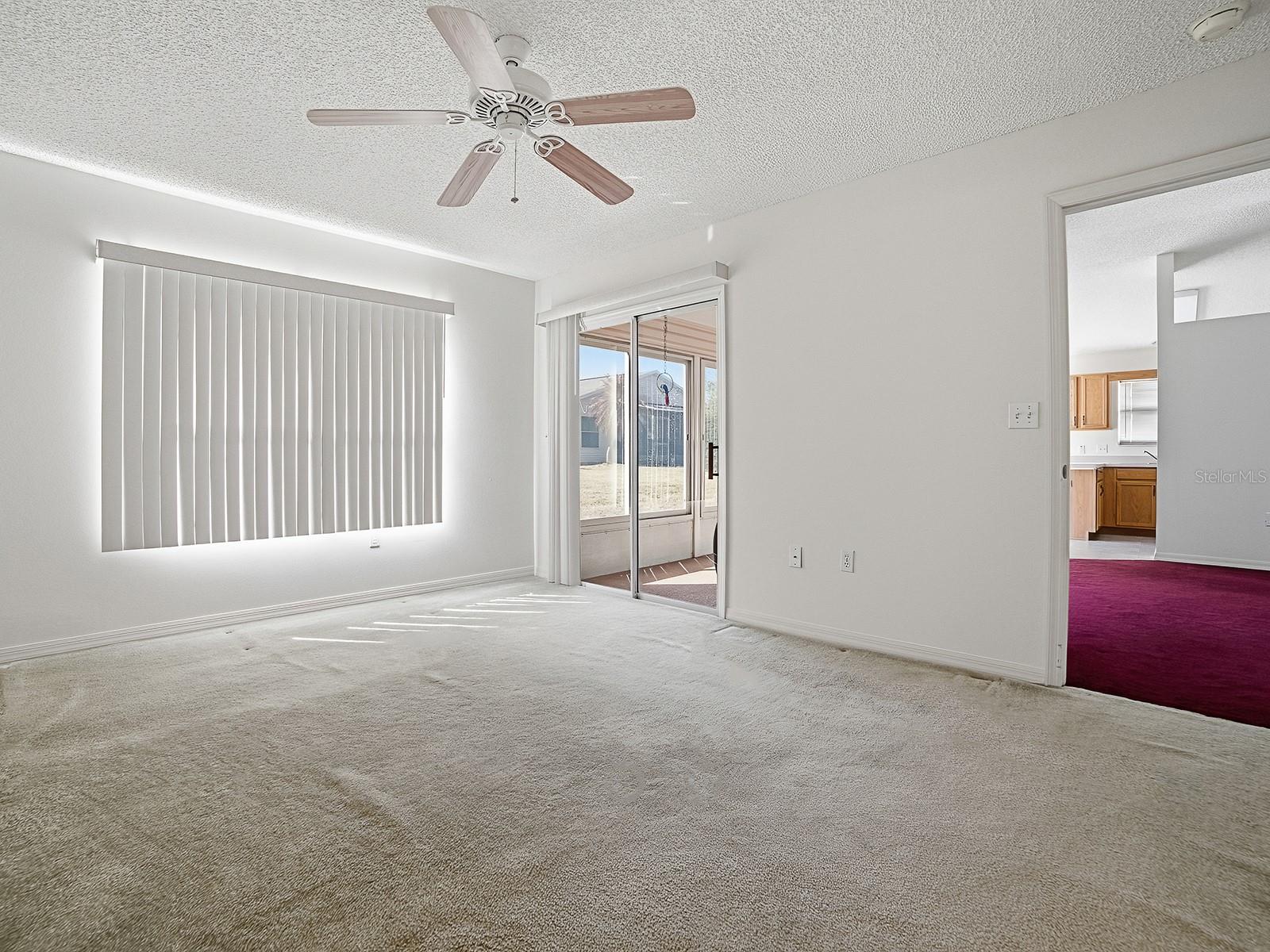 Image 17 of 37 For 752 Old Oaks Lane