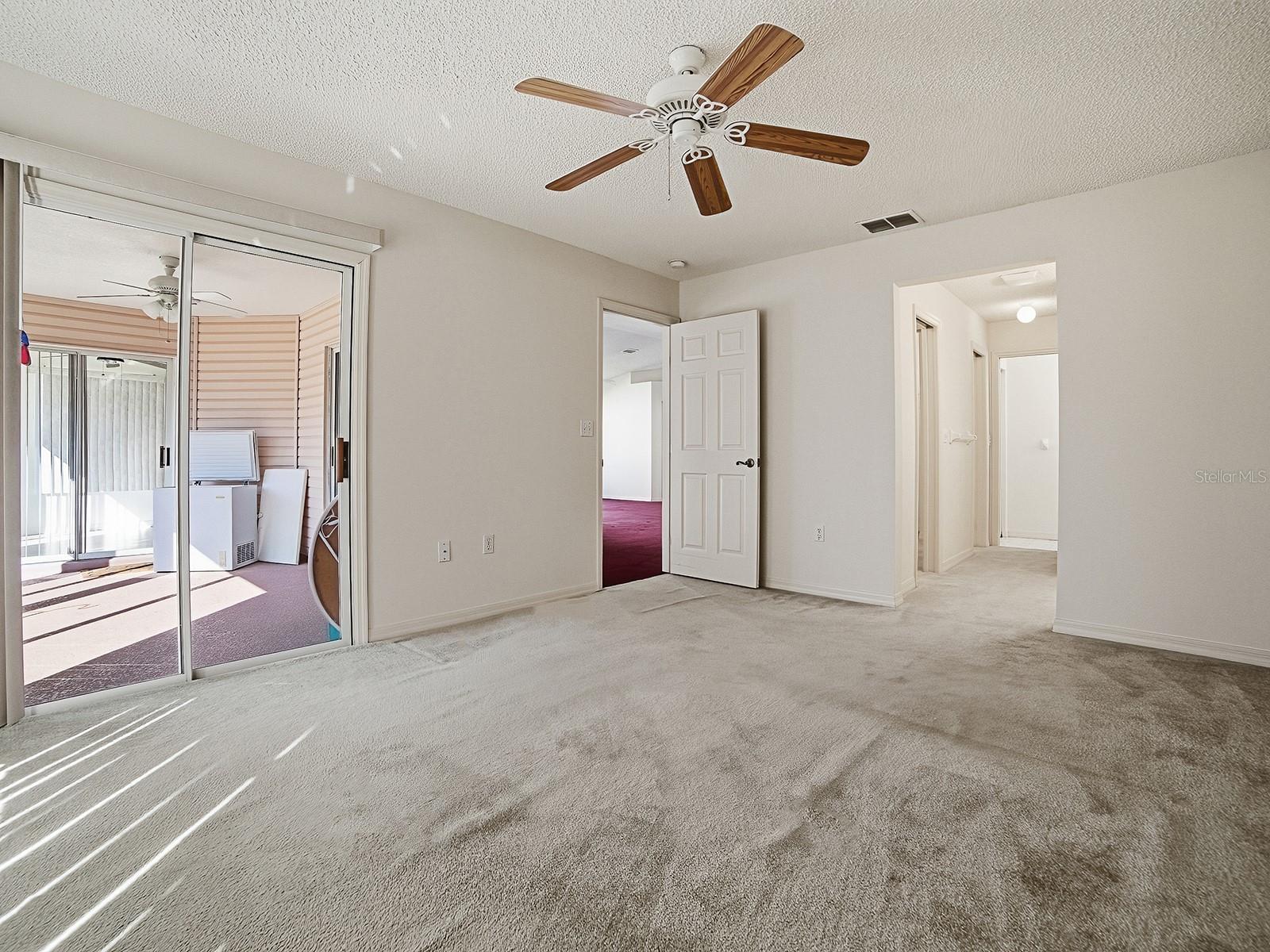 Image 18 of 37 For 752 Old Oaks Lane