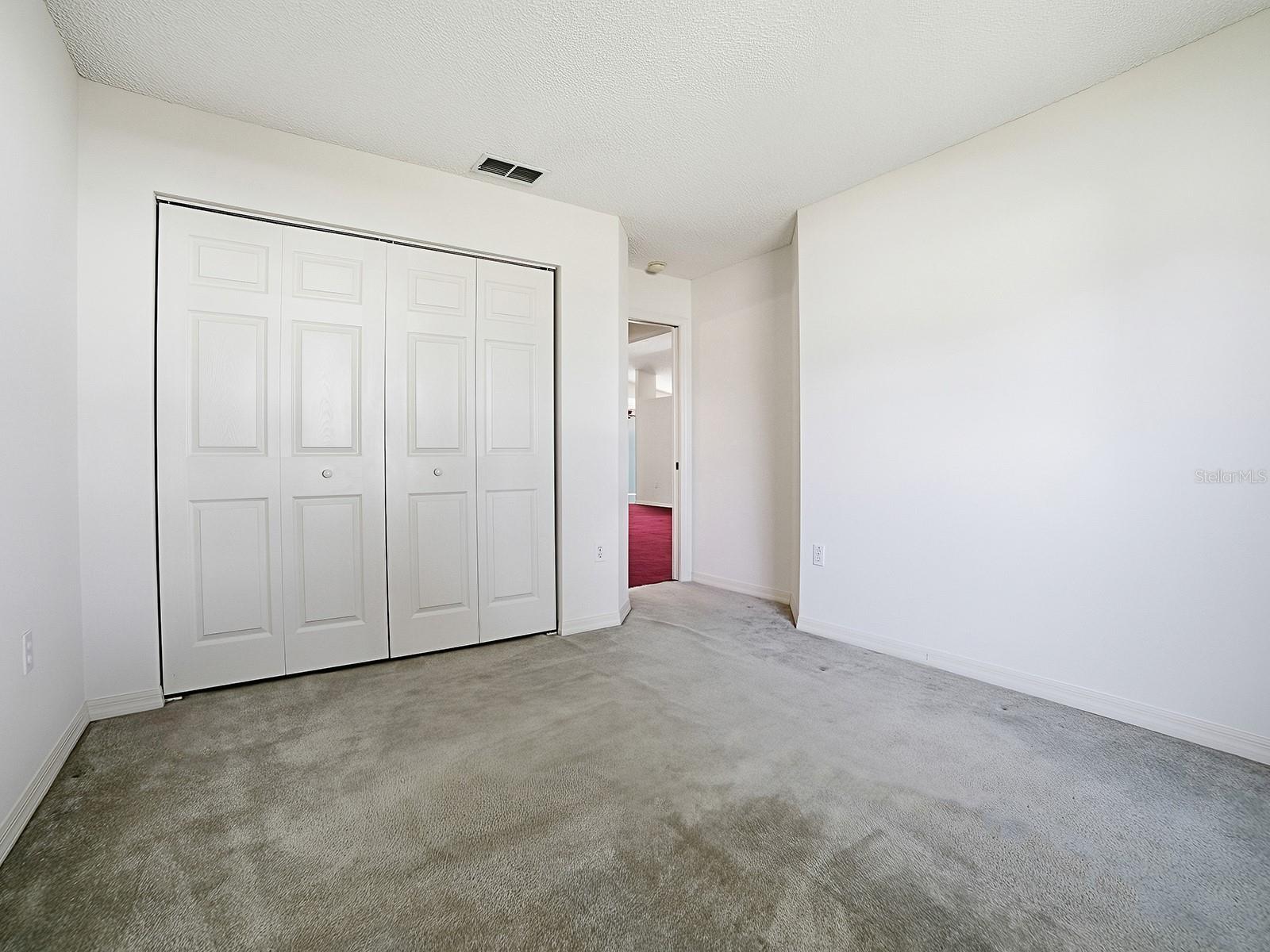 Image 23 of 37 For 752 Old Oaks Lane