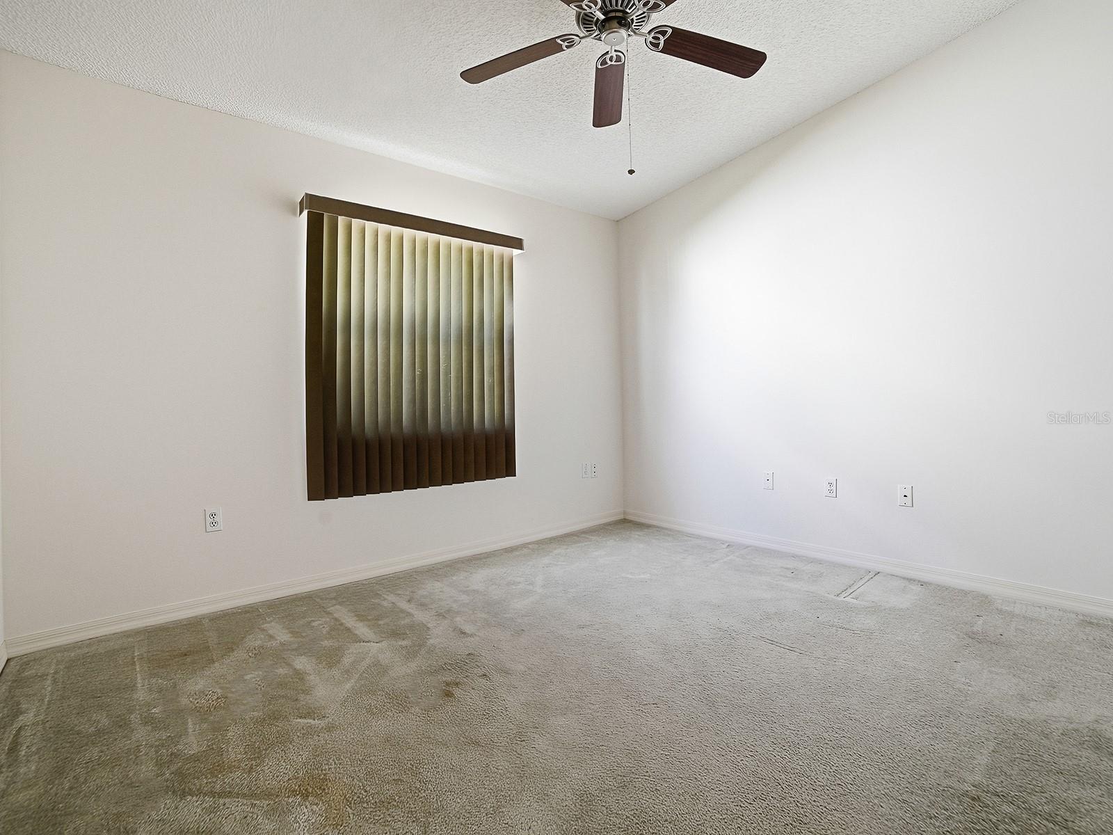 Image 26 of 37 For 752 Old Oaks Lane