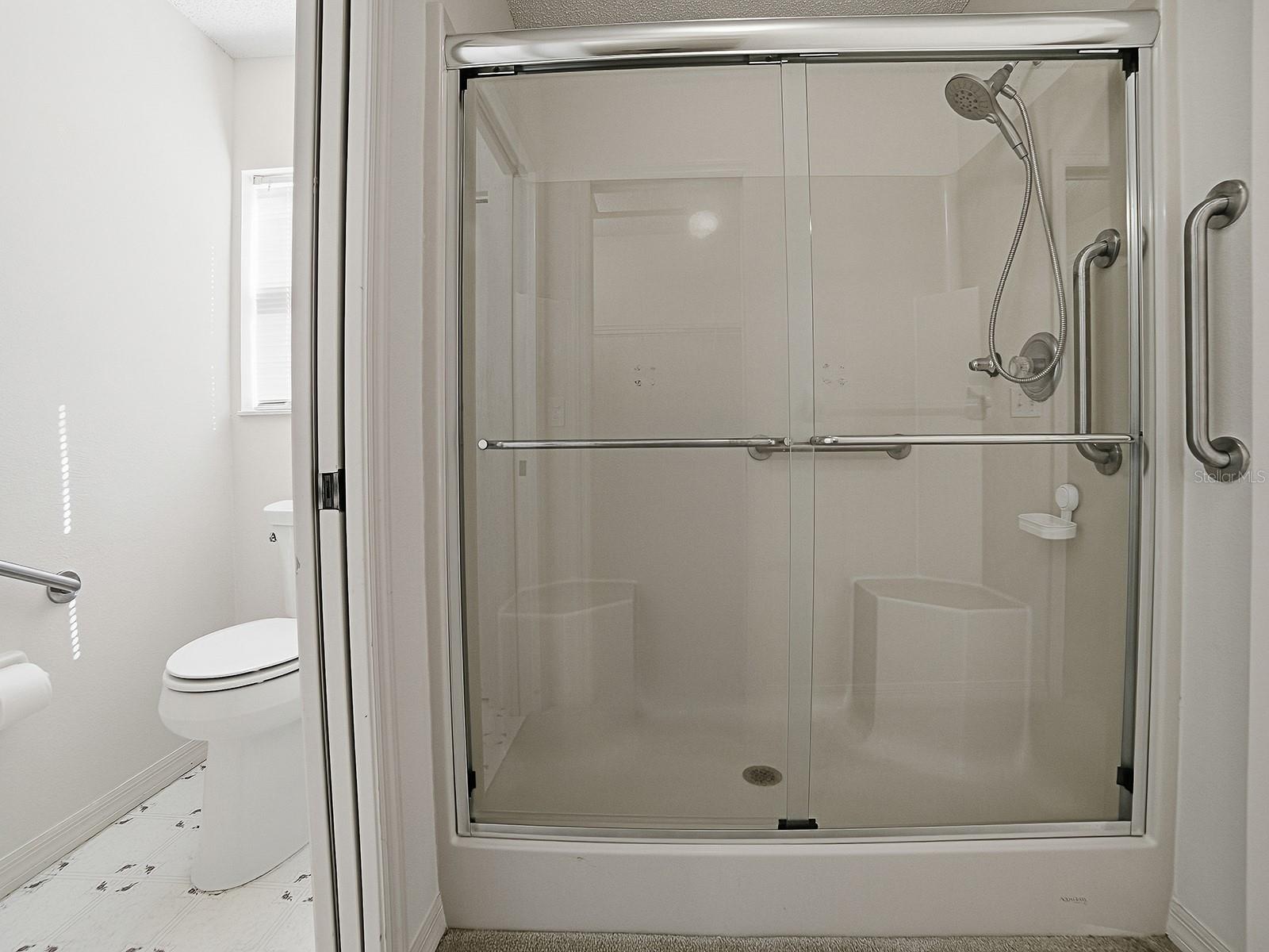 Image 27 of 37 For 752 Old Oaks Lane