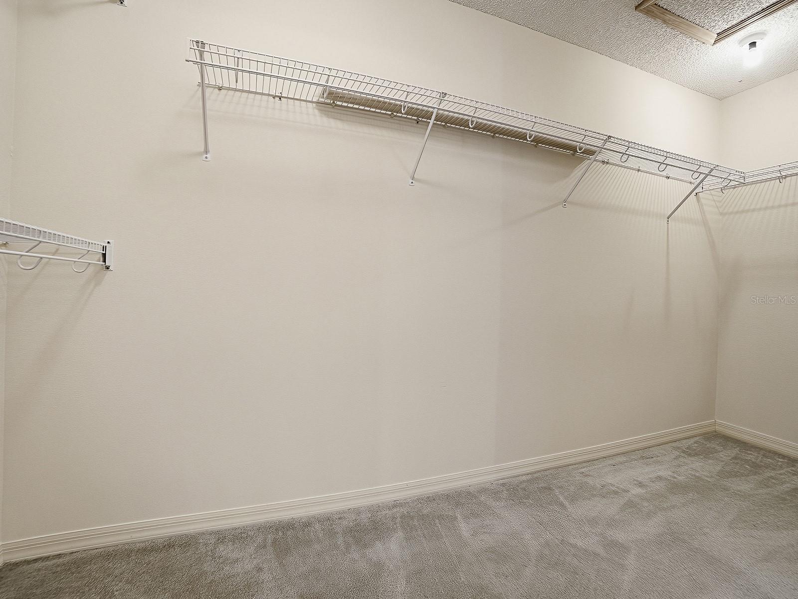 Image 28 of 37 For 752 Old Oaks Lane