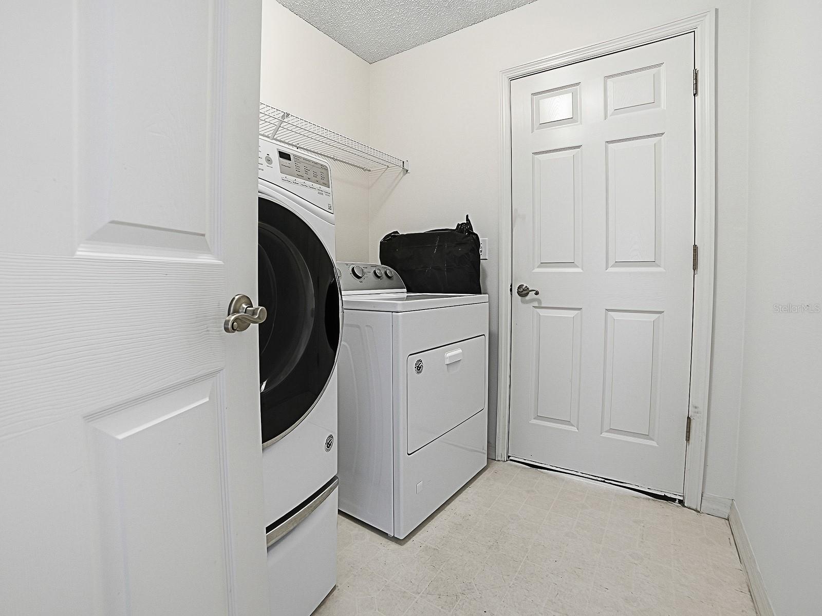 Image 32 of 37 For 752 Old Oaks Lane