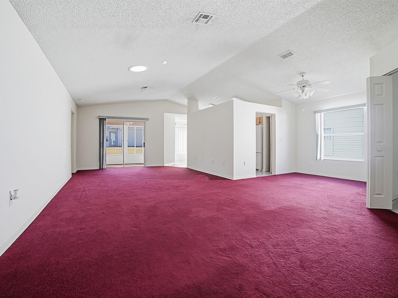 Image 4 of 37 For 752 Old Oaks Lane