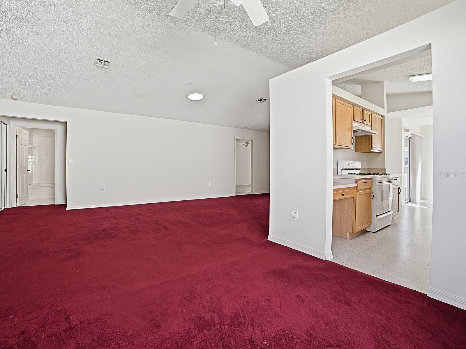 Image 7 of 37 For 752 Old Oaks Lane