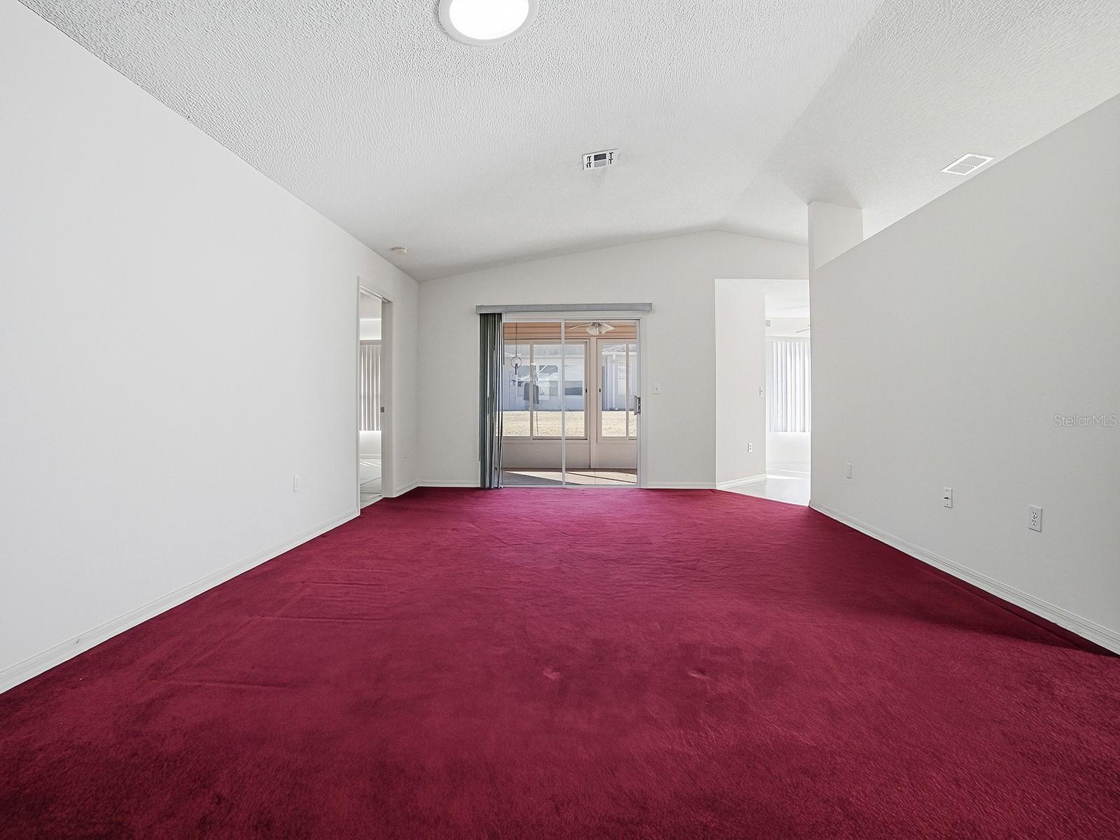 Image 8 of 37 For 752 Old Oaks Lane