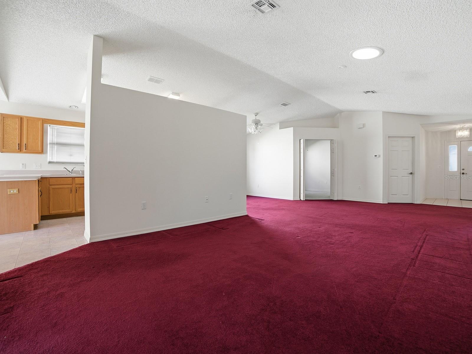 Image 9 of 37 For 752 Old Oaks Lane