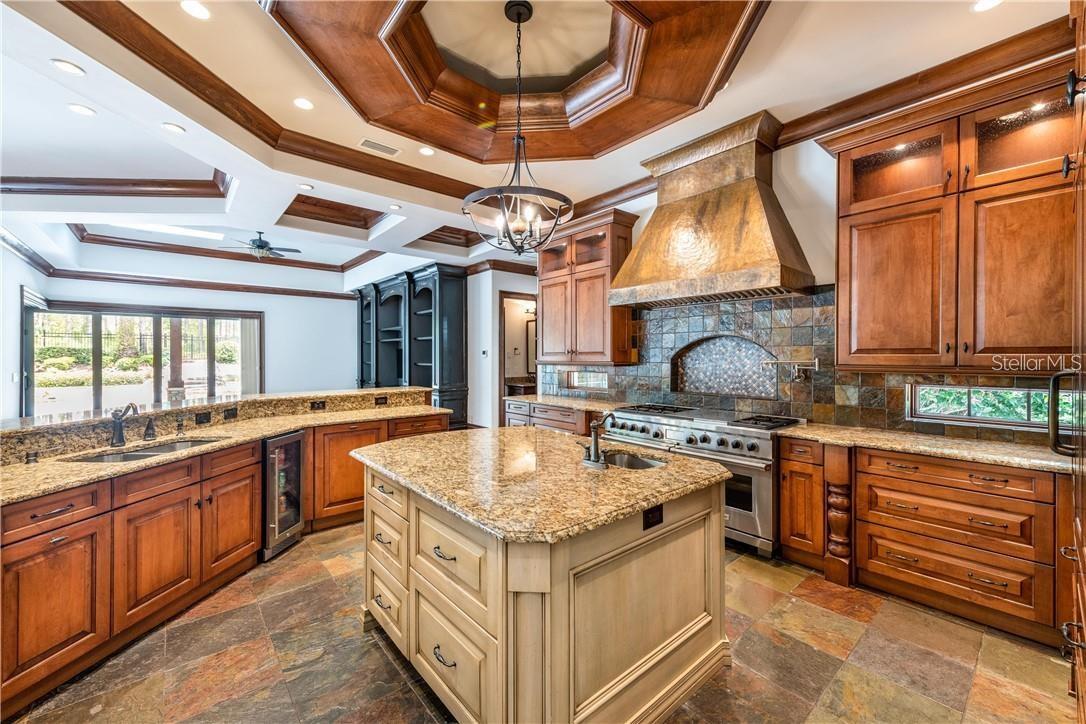 Image 10 of 64 For 16332 Pendio Drive