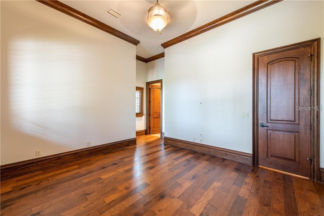 Image 19 of 64 For 16332 Pendio Drive