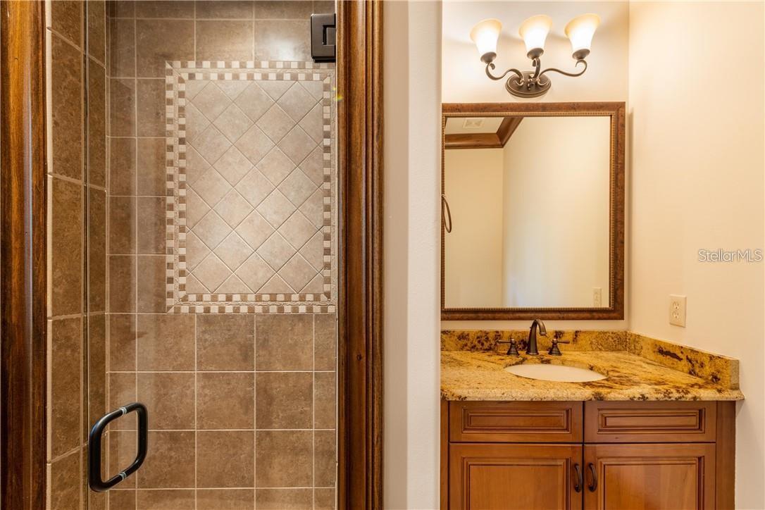 Image 21 of 64 For 16332 Pendio Drive