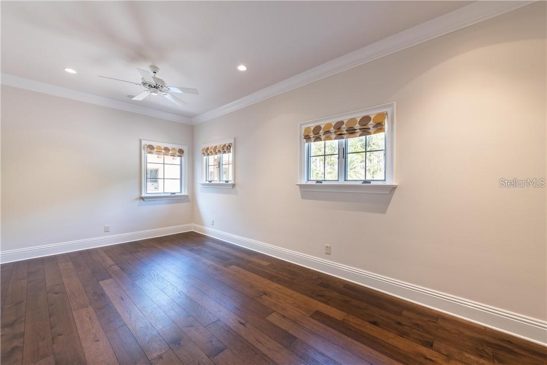 Image 31 of 64 For 16332 Pendio Drive