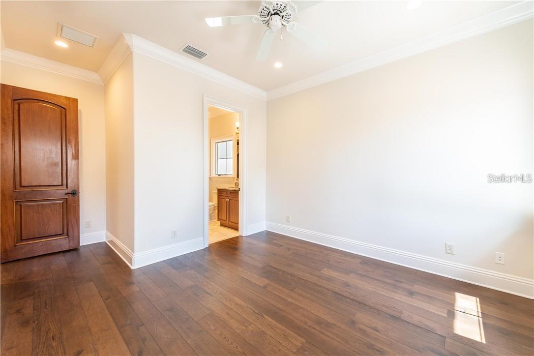 Image 35 of 64 For 16332 Pendio Drive