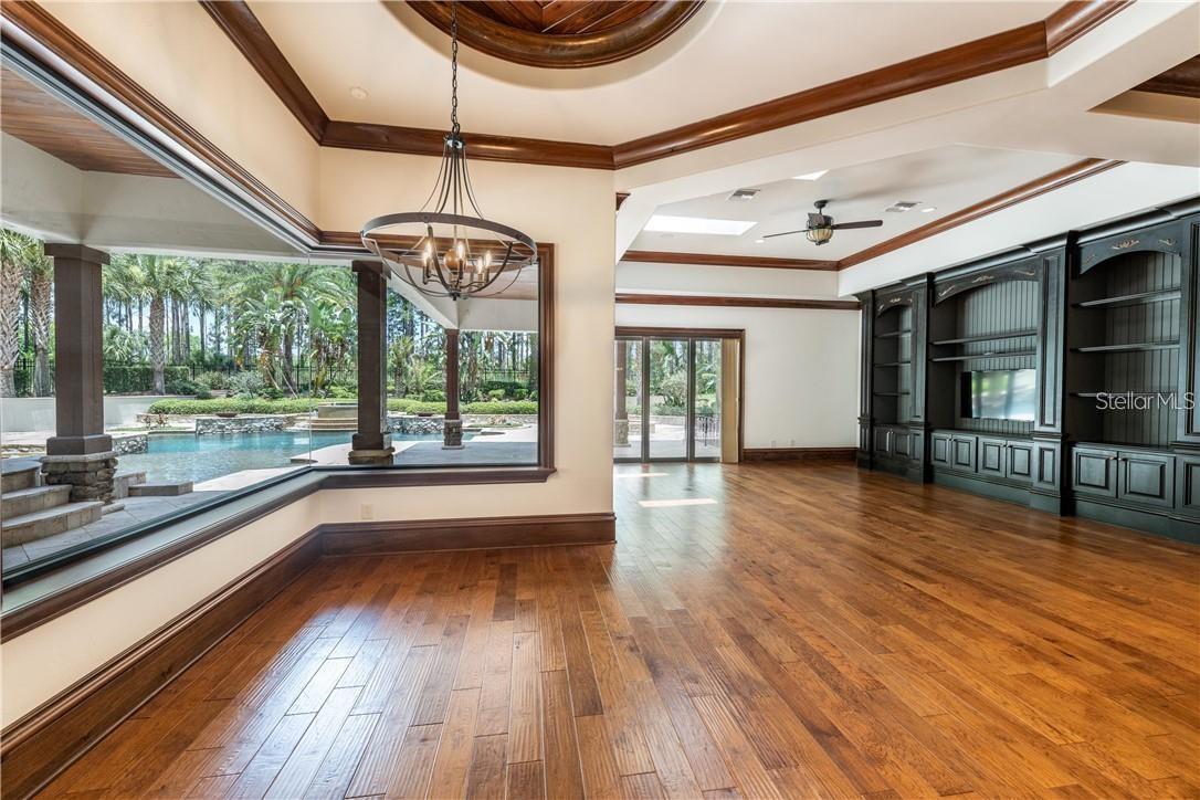 Image 5 of 64 For 16332 Pendio Drive