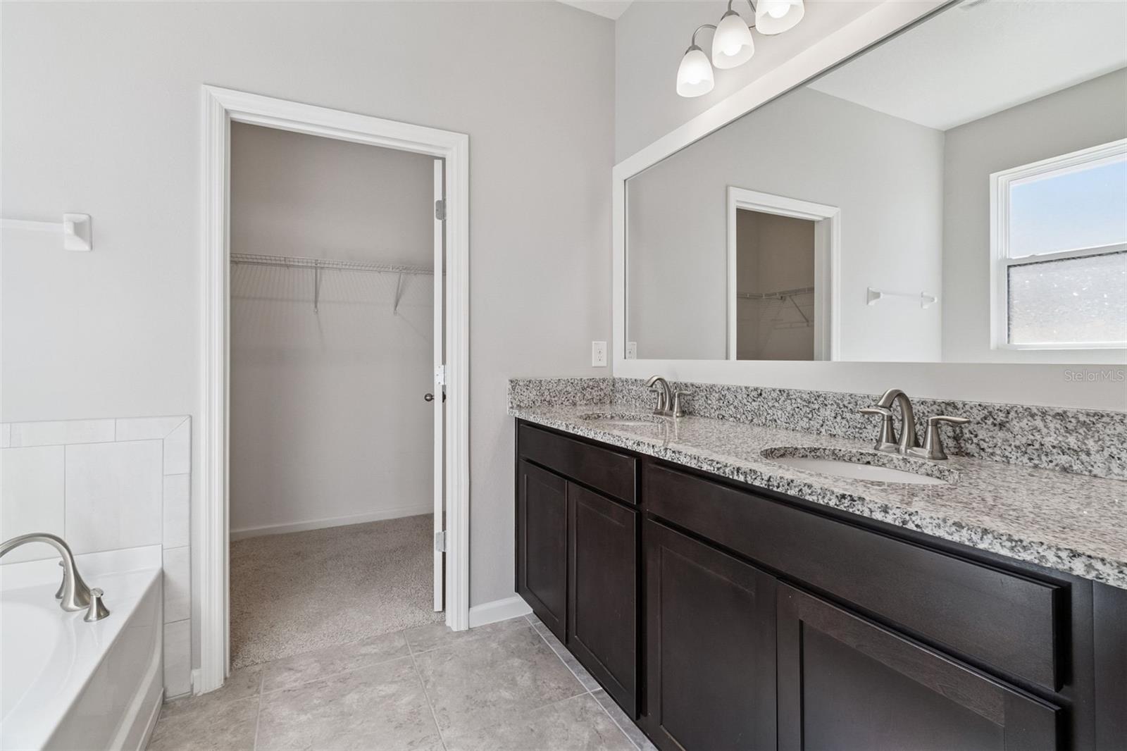 Image 33 of 60 For 4040 Dragonfly Drive