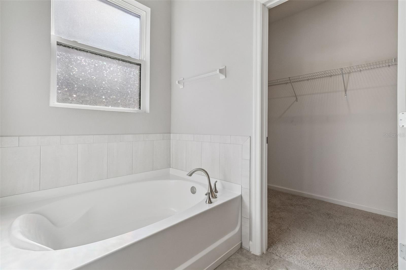 Image 37 of 60 For 4040 Dragonfly Drive