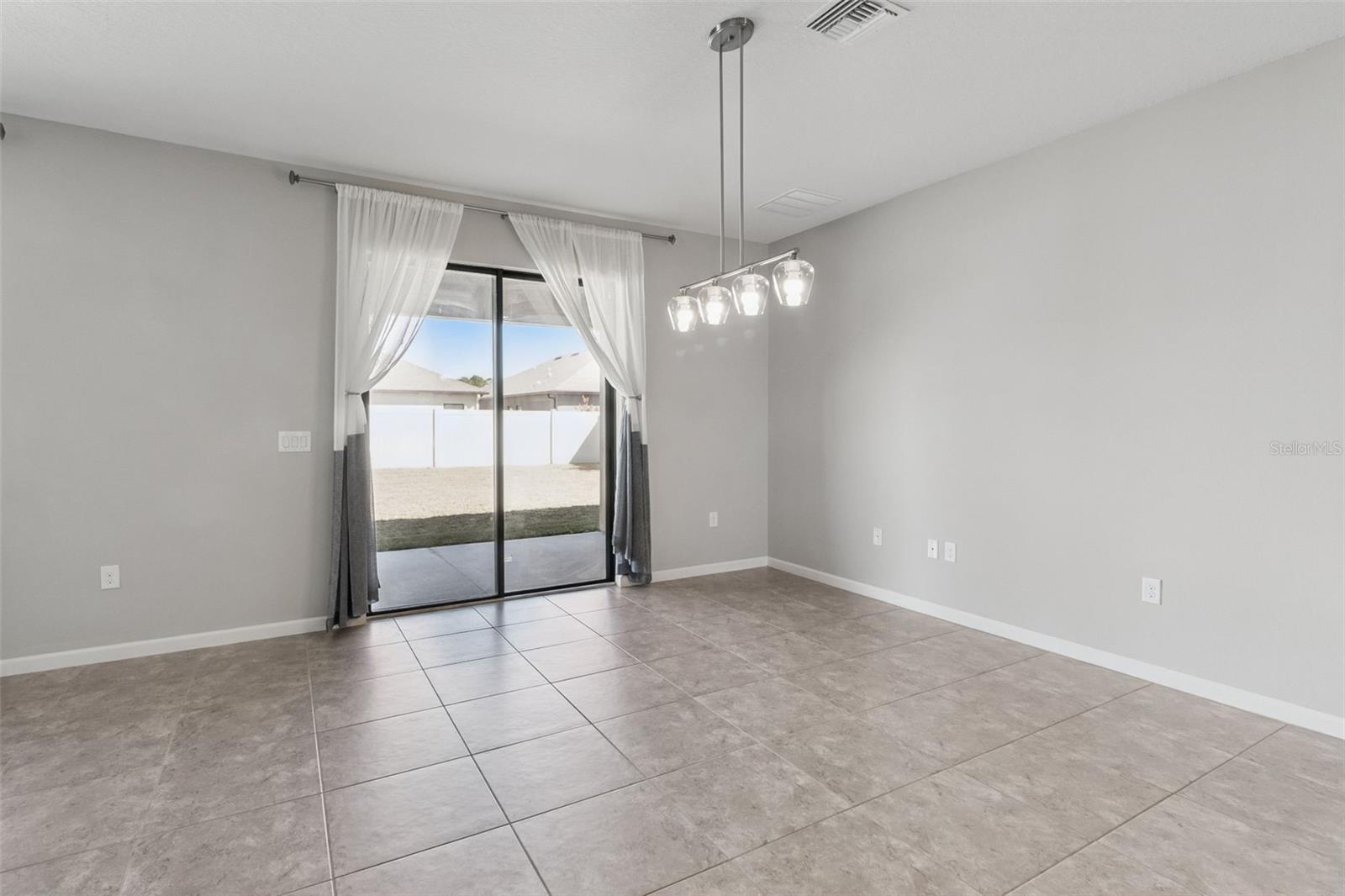 Image 8 of 60 For 4040 Dragonfly Drive