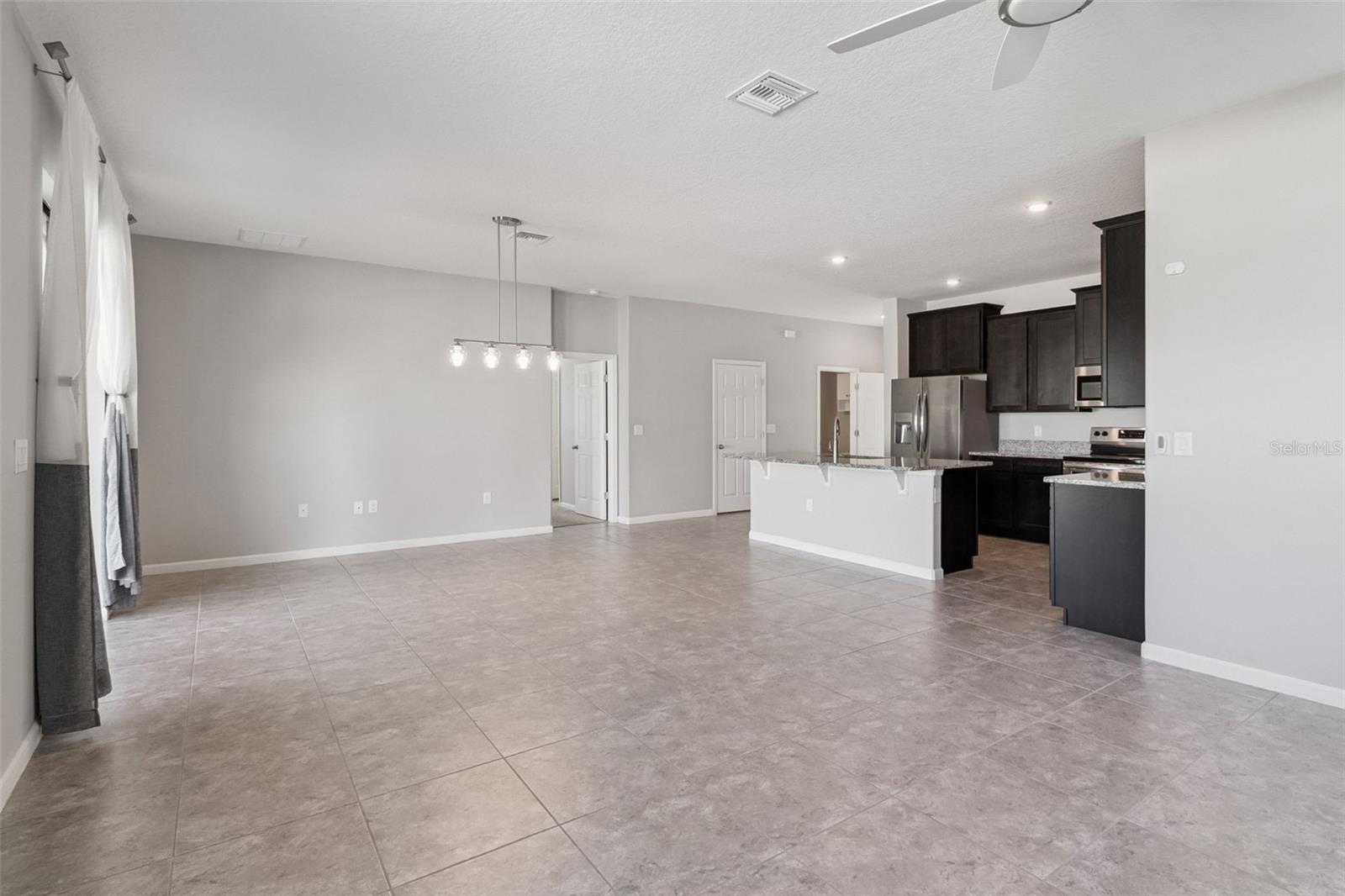 Image 9 of 60 For 4040 Dragonfly Drive