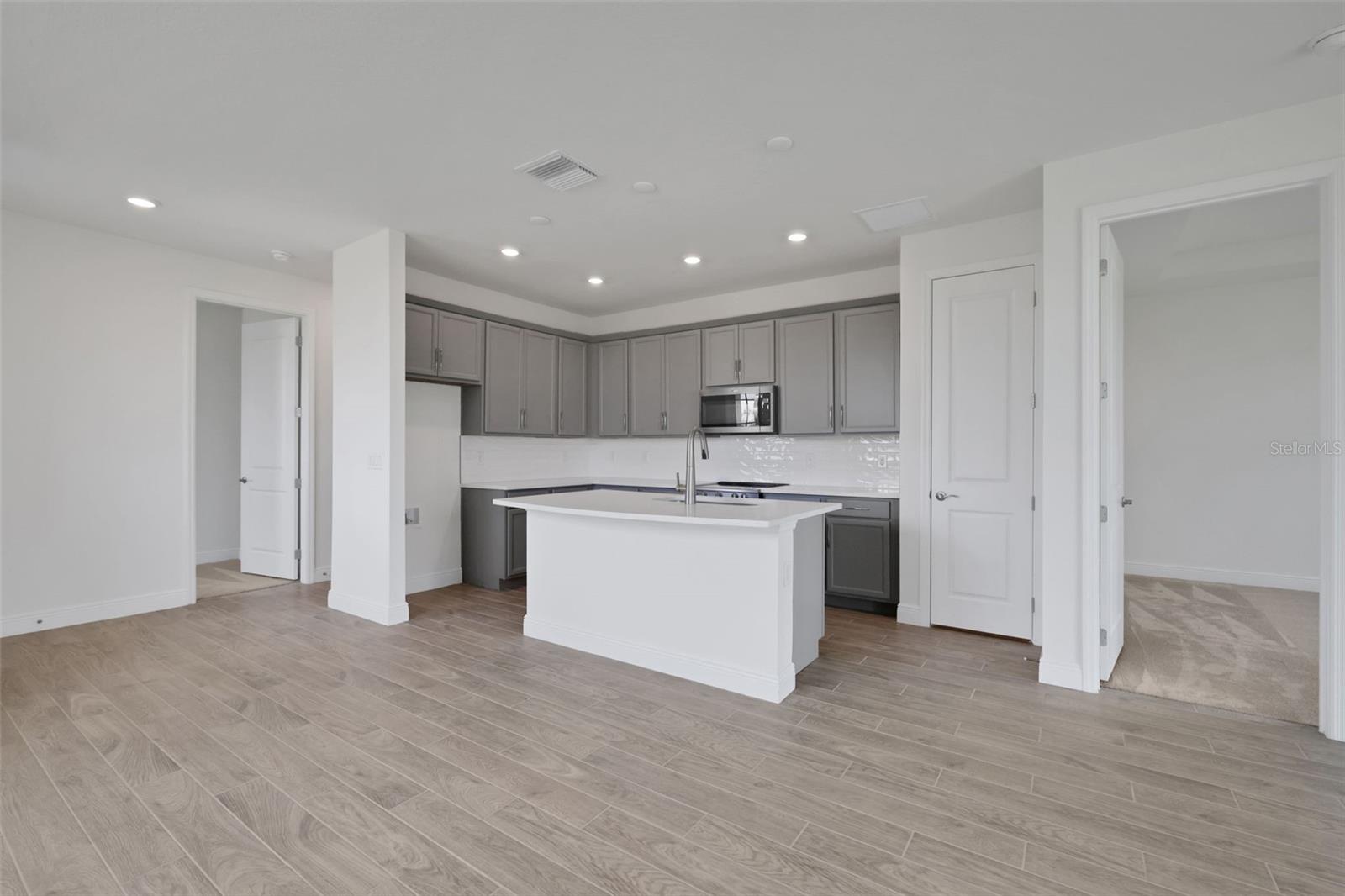 Image 10 of 35 For 7574 Sea Oak Court