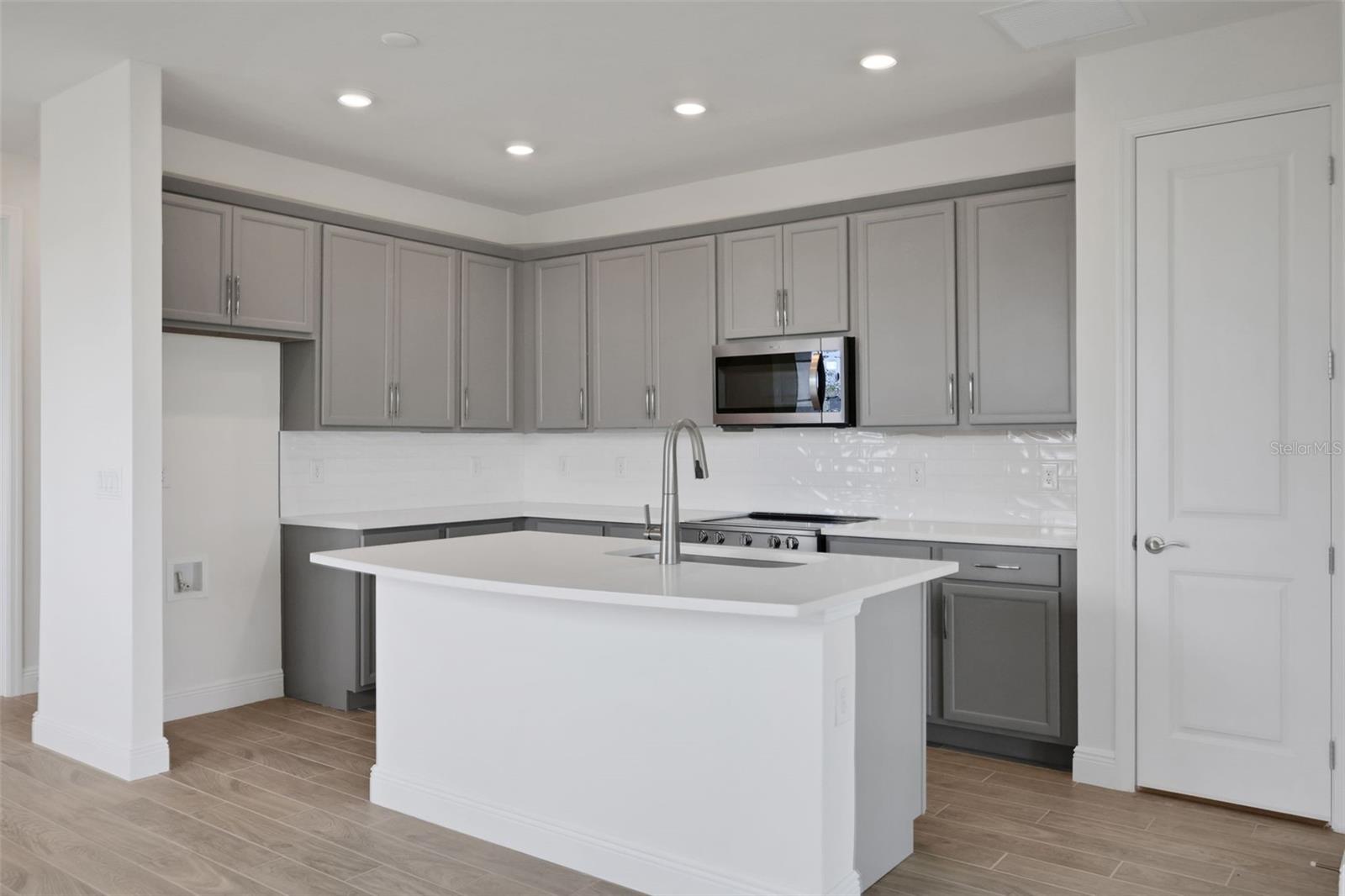 Image 4 of 35 For 7574 Sea Oak Court