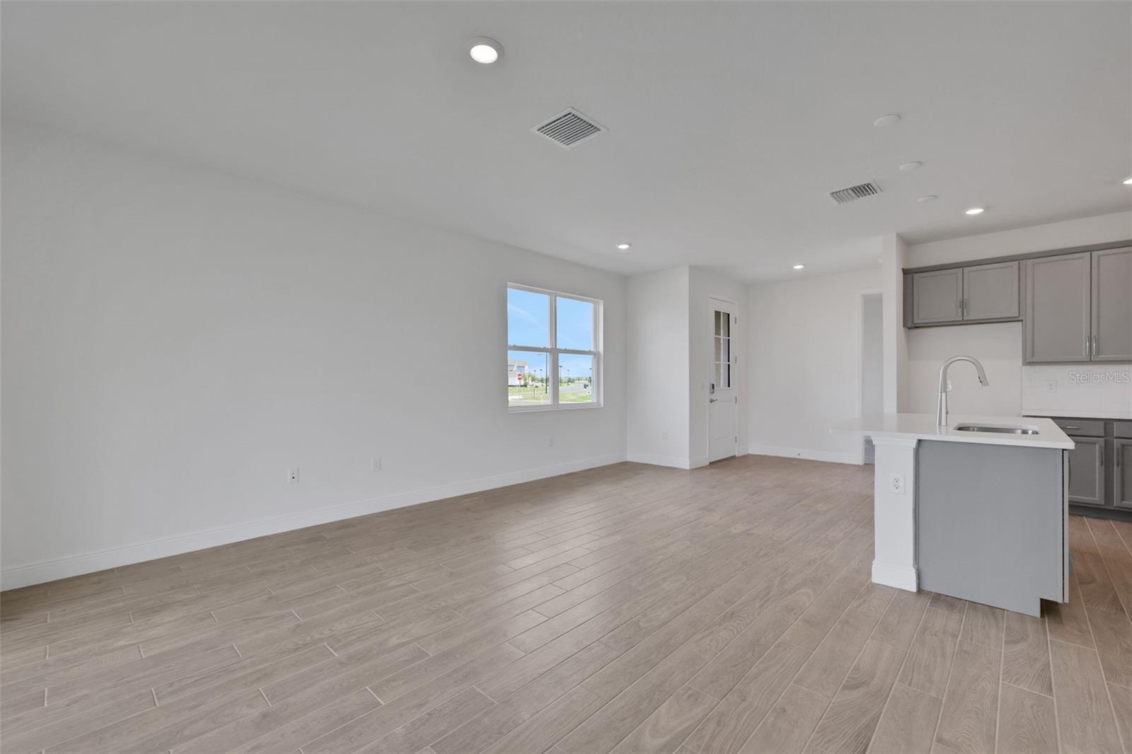 Image 5 of 35 For 7574 Sea Oak Court