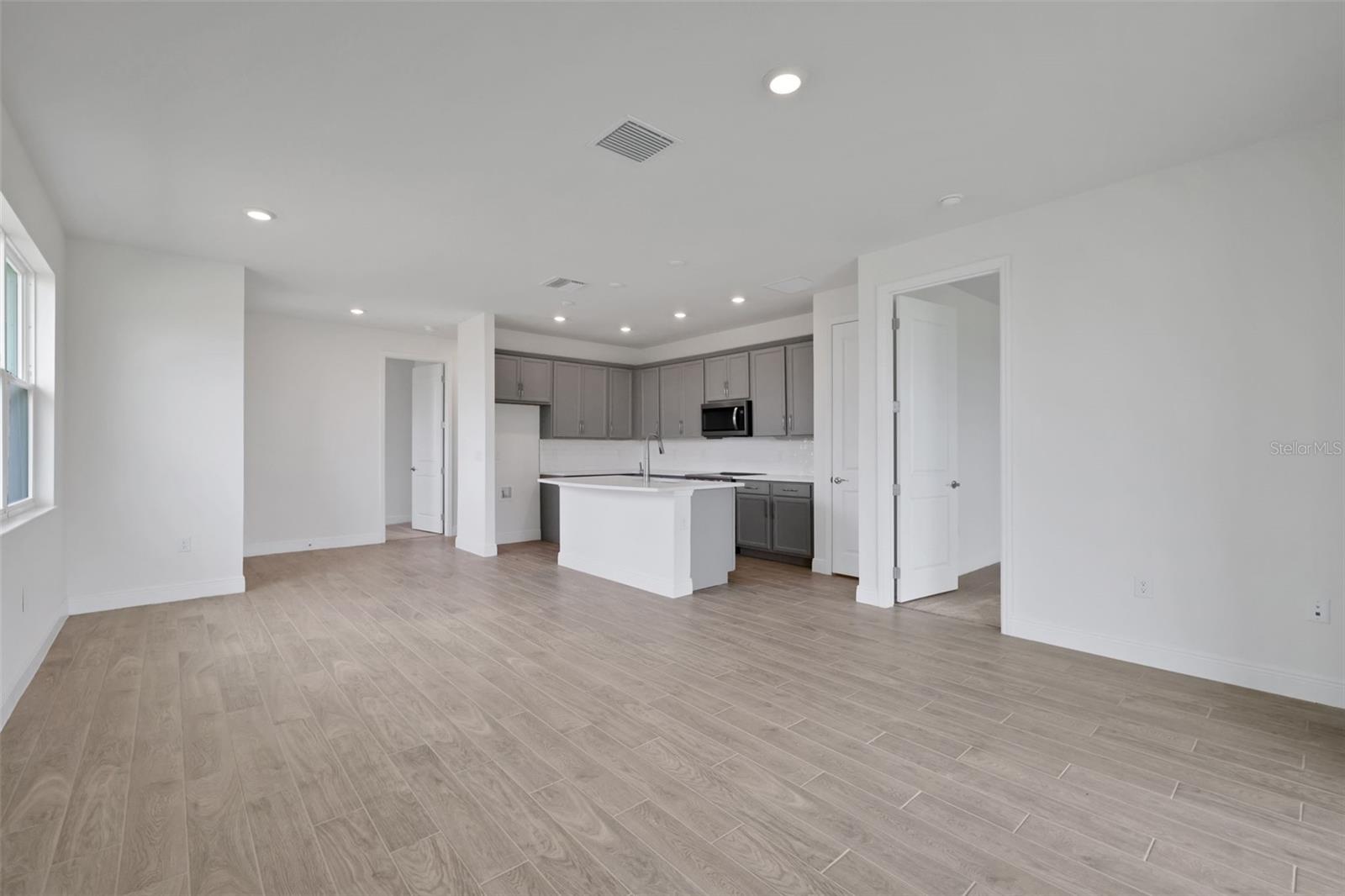 Image 6 of 35 For 7574 Sea Oak Court