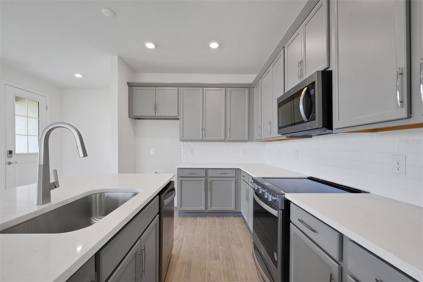 Image 8 of 35 For 7574 Sea Oak Court