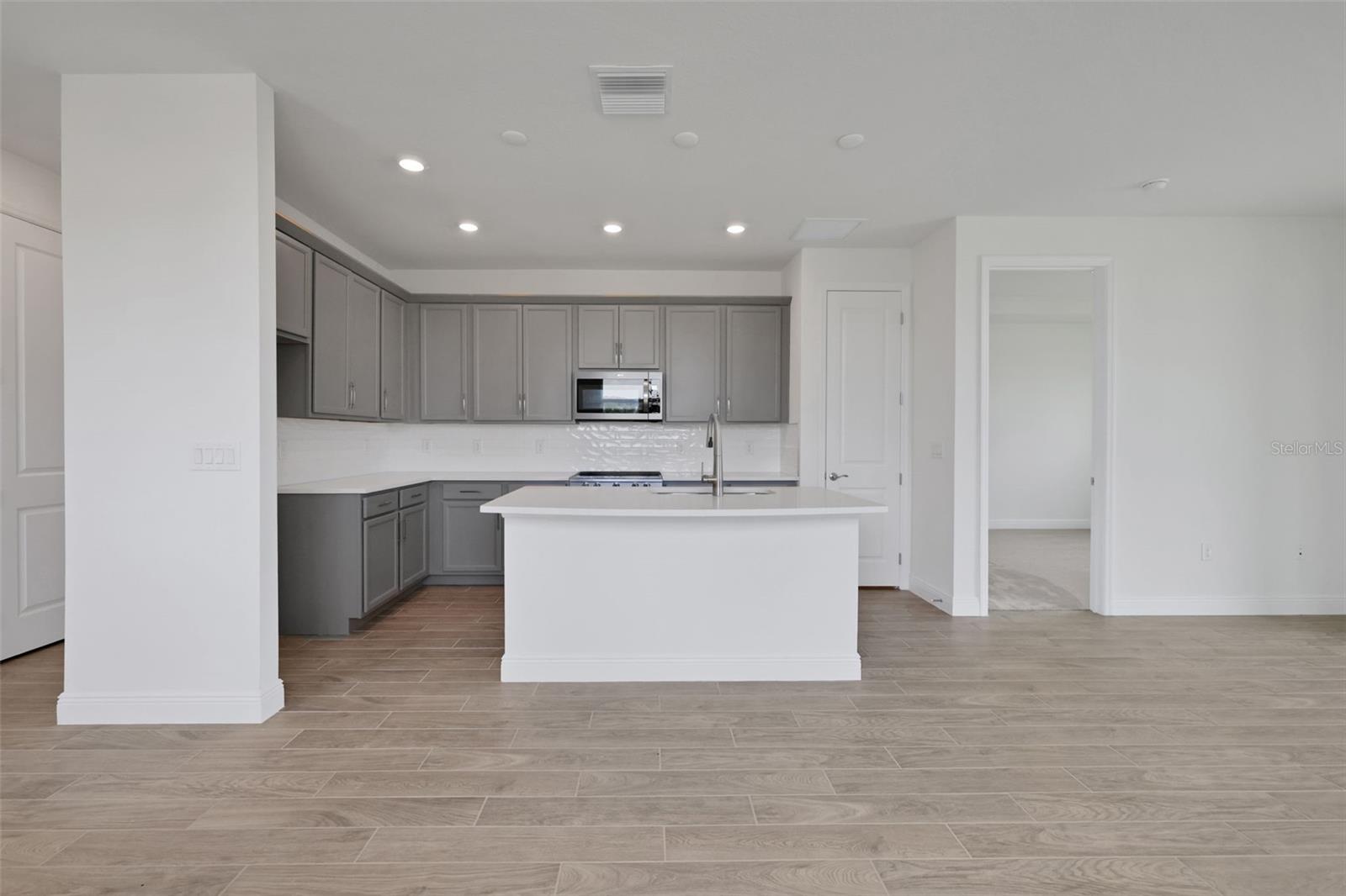 Image 9 of 35 For 7574 Sea Oak Court