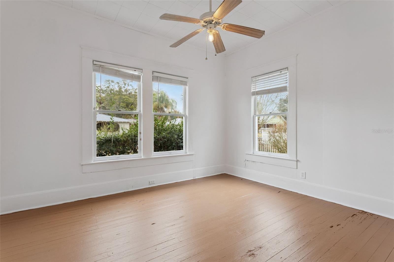 Image 14 of 38 For 212 Cassady Street