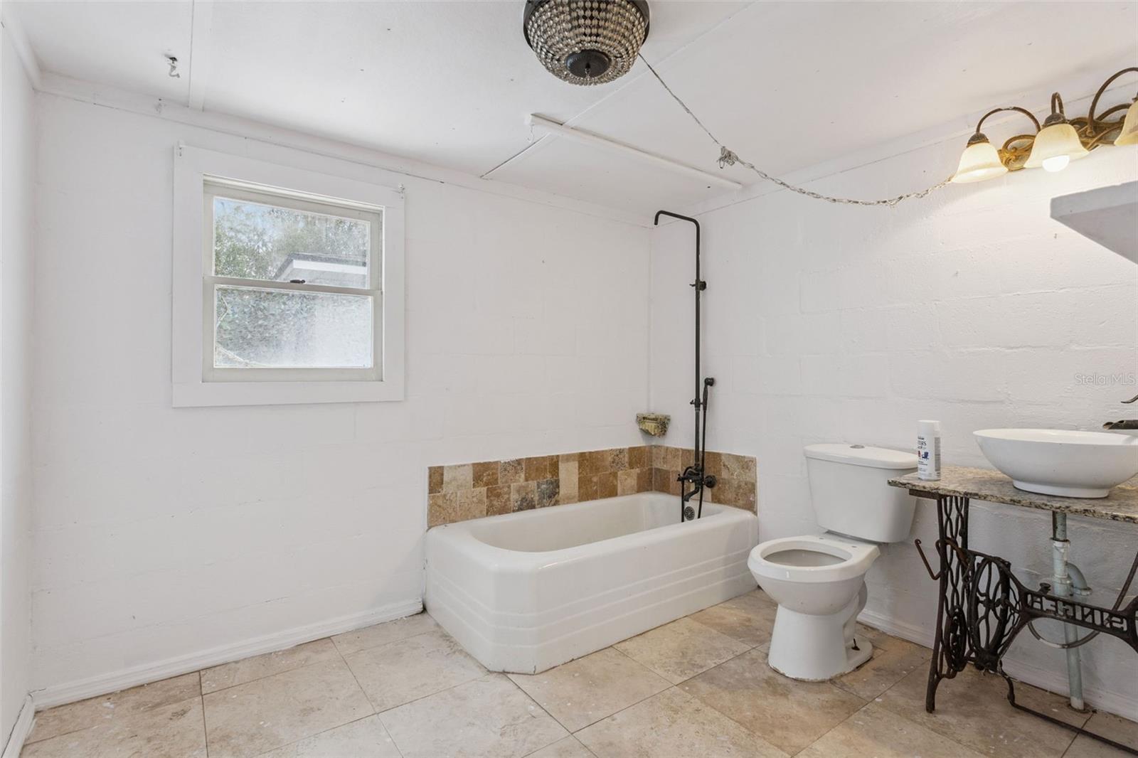 Image 20 of 38 For 212 Cassady Street