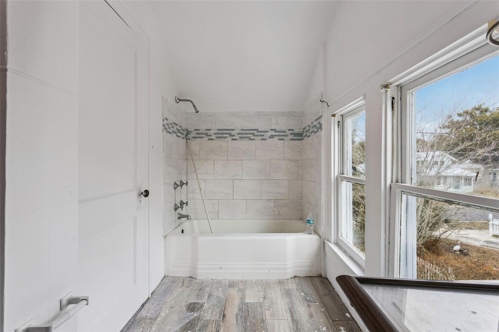 Image 22 of 38 For 212 Cassady Street