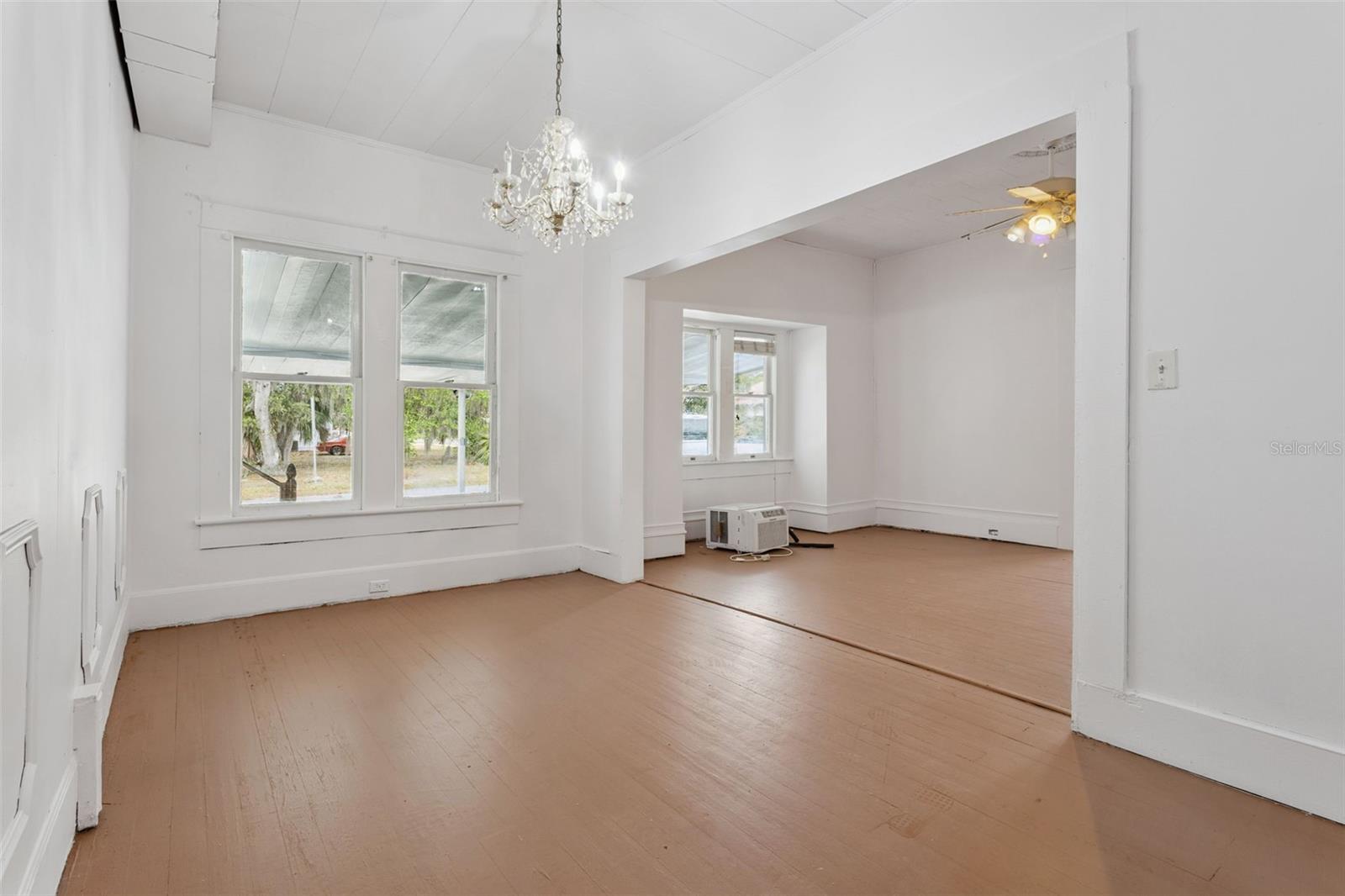 Image 4 of 38 For 212 Cassady Street