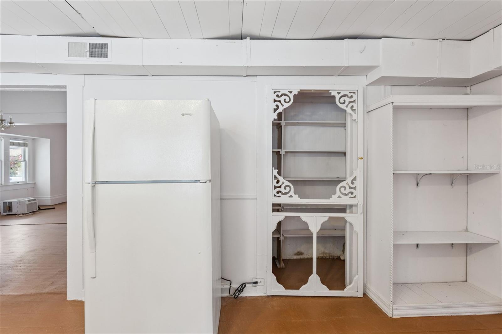 Image 7 of 38 For 212 Cassady Street