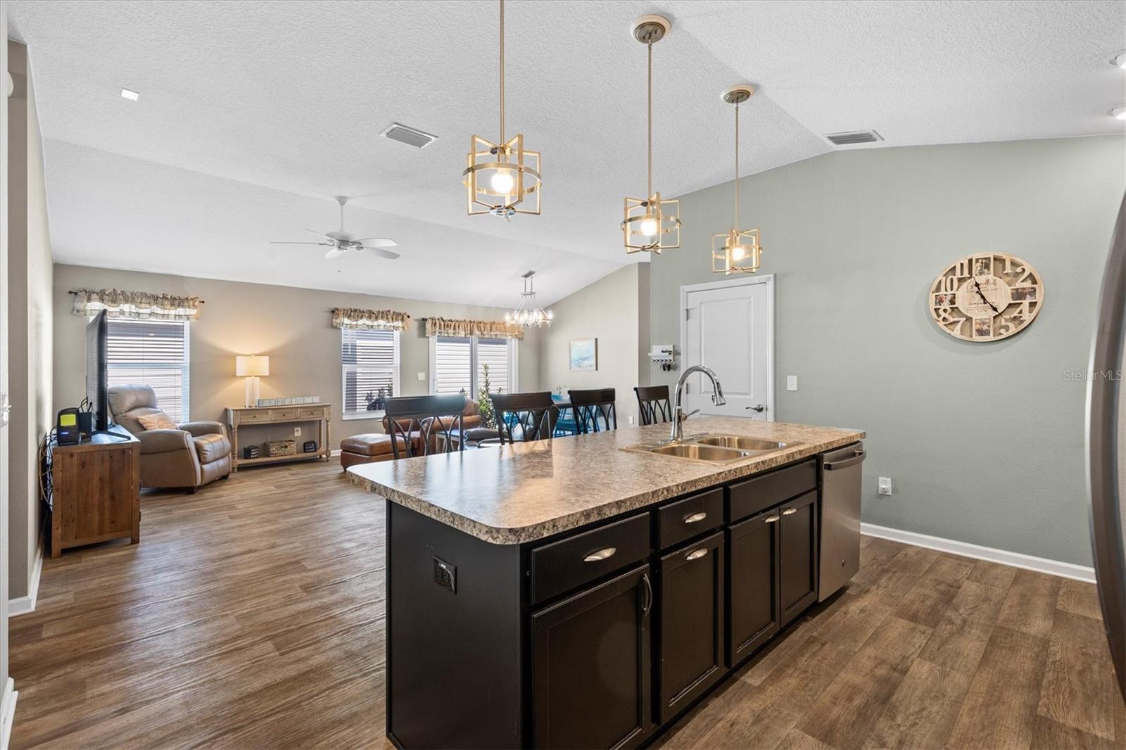 Image 12 of 34 For 6342 Whittle Court