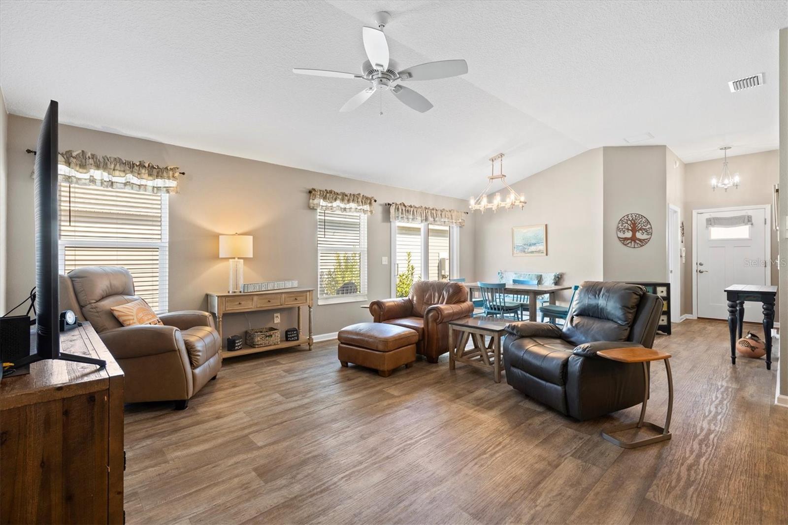 Image 4 of 34 For 6342 Whittle Court