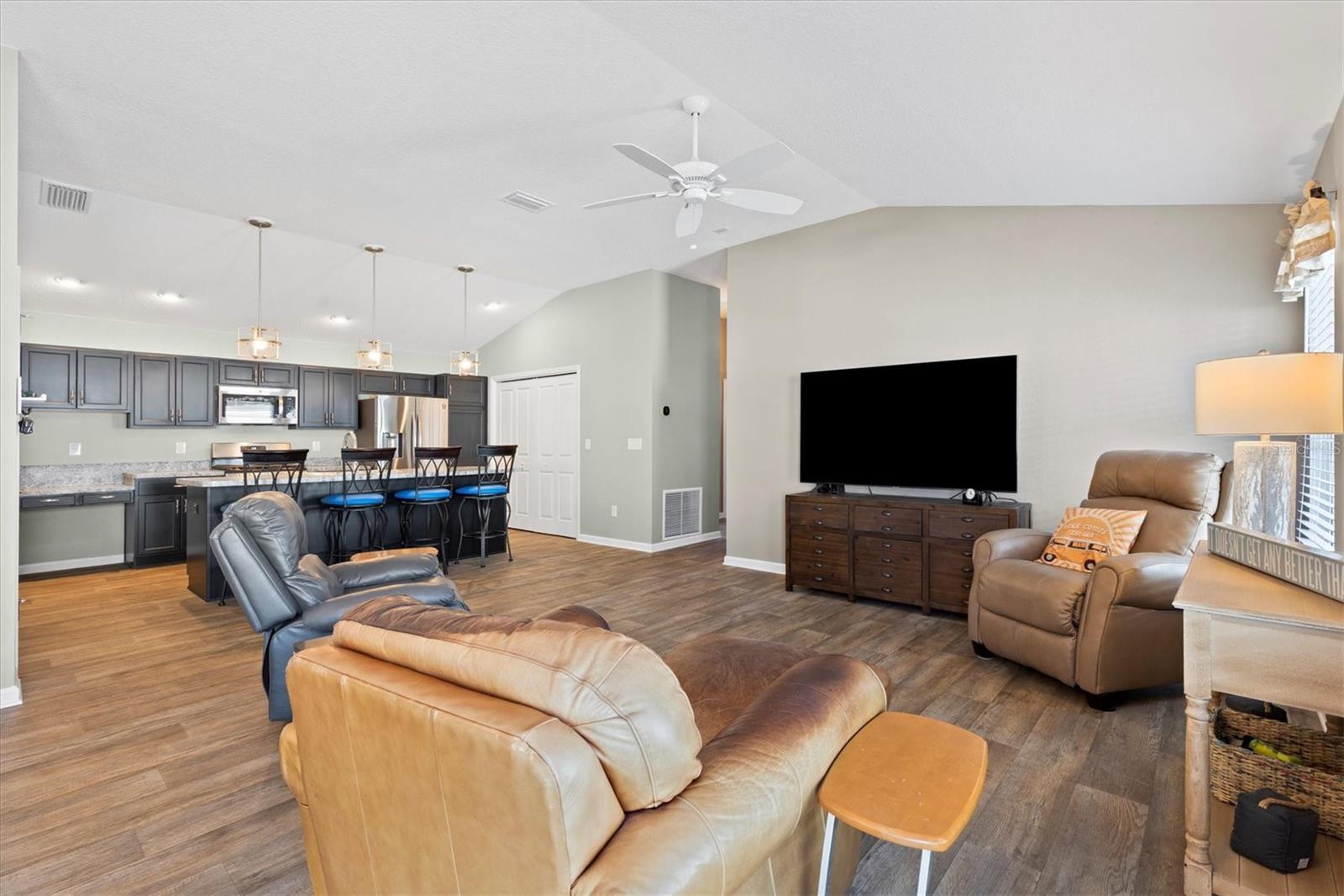 Image 7 of 34 For 6342 Whittle Court