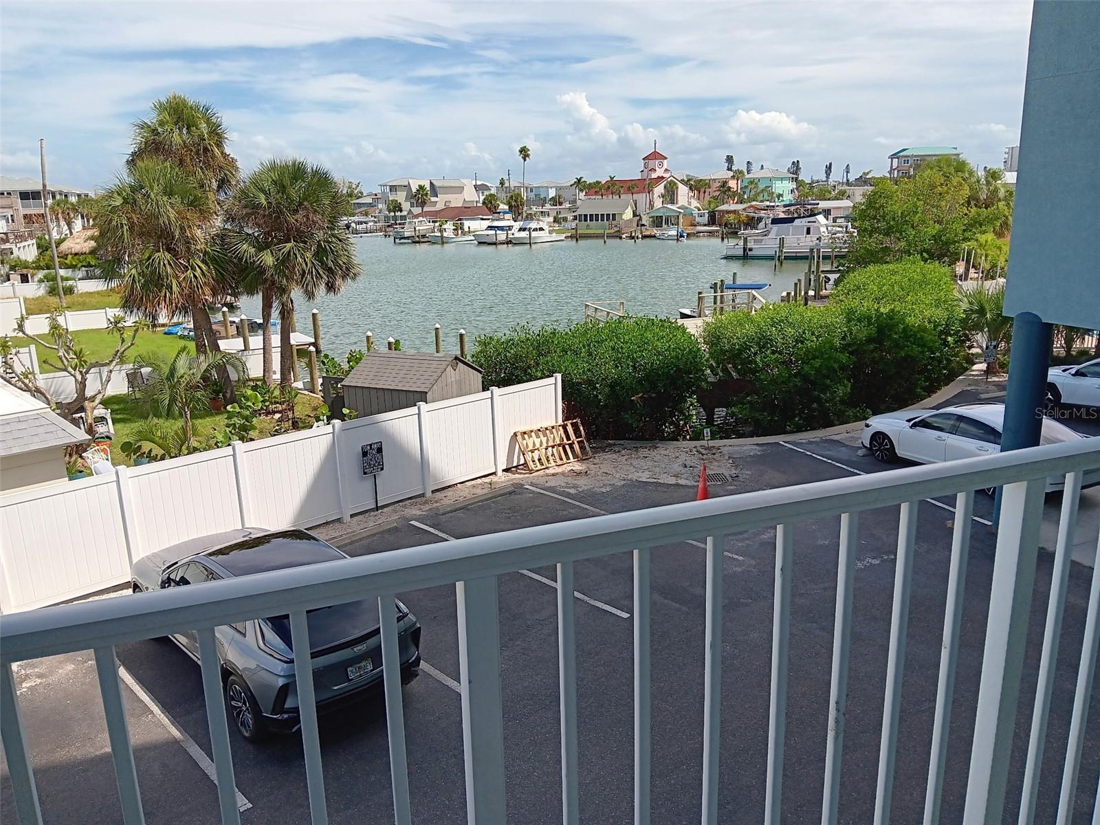 Image 8 of 13 For 13999 Gulf Boulevard 201