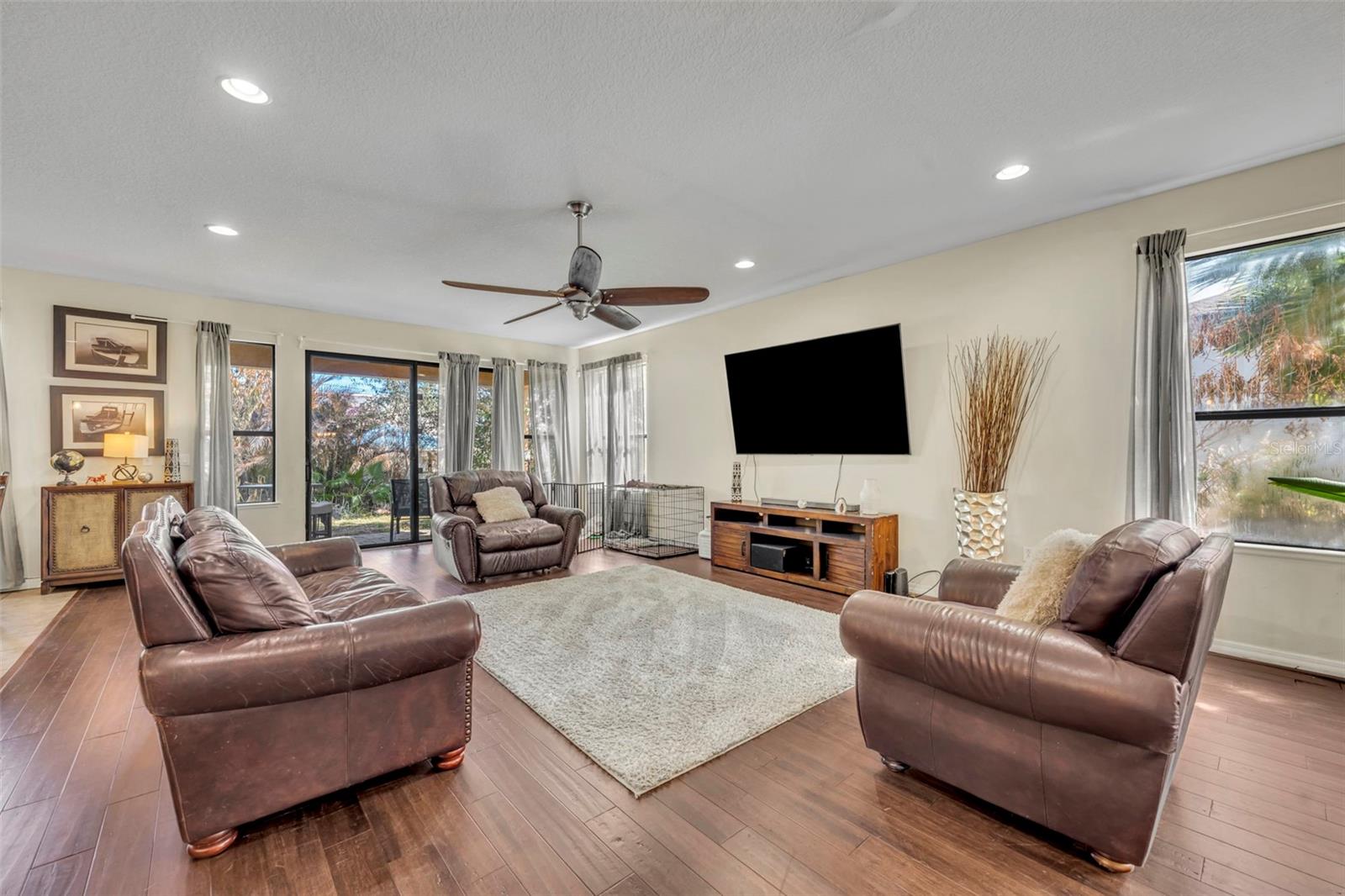 Image 19 of 40 For 4277 Bugle Street