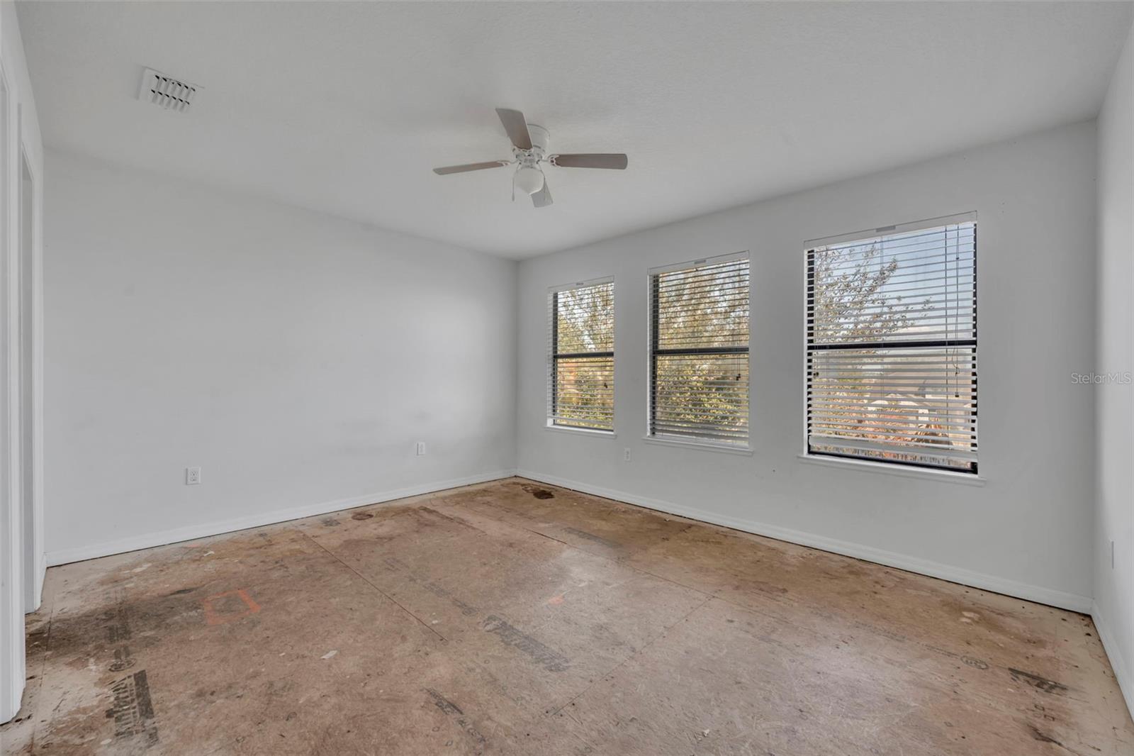 Image 32 of 40 For 4277 Bugle Street