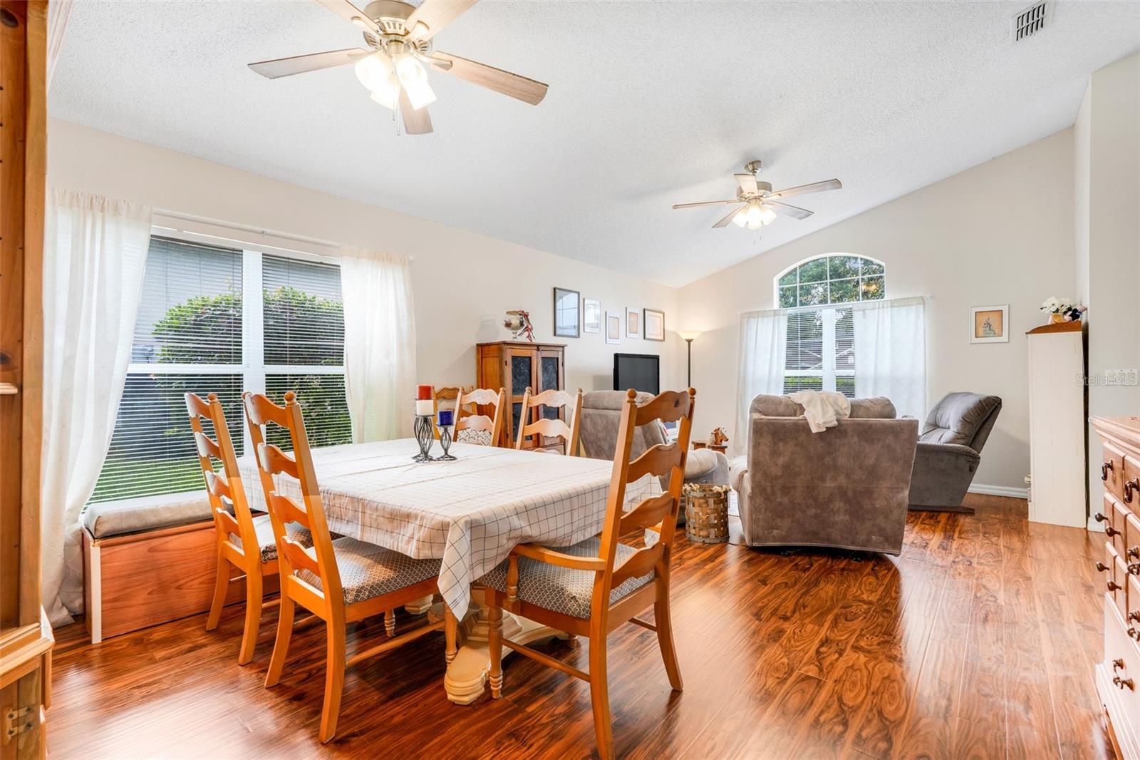 Image 19 of 55 For 17428 Woodfair Drive