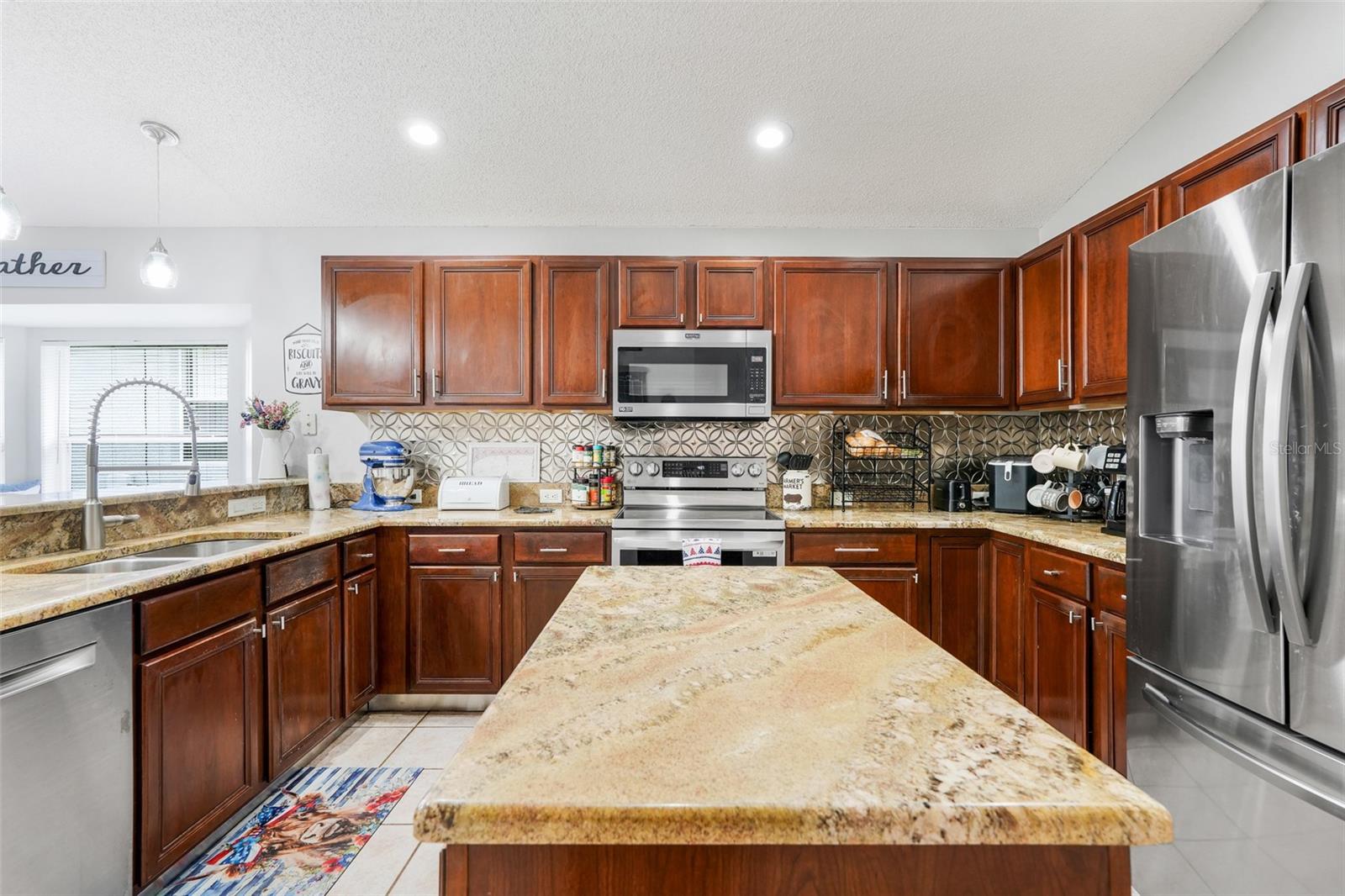 Image 23 of 55 For 17428 Woodfair Drive