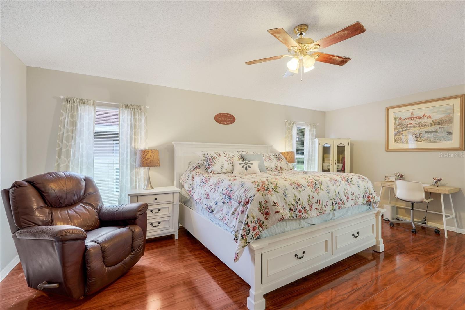 Image 25 of 55 For 17428 Woodfair Drive