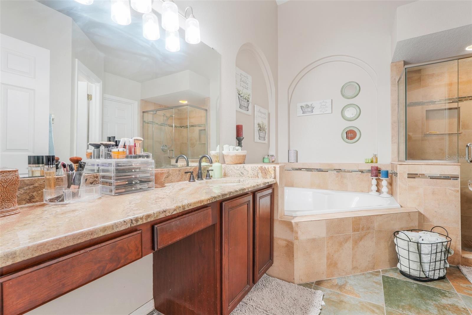 Image 28 of 55 For 17428 Woodfair Drive