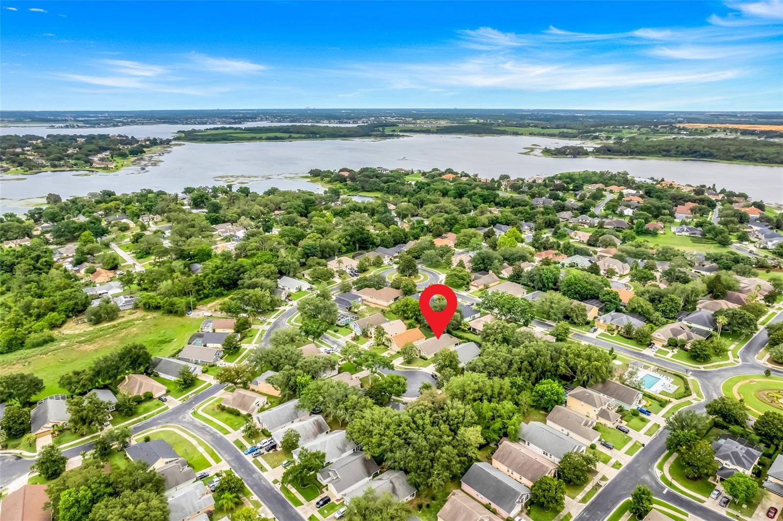 Image 8 of 55 For 17428 Woodfair Drive