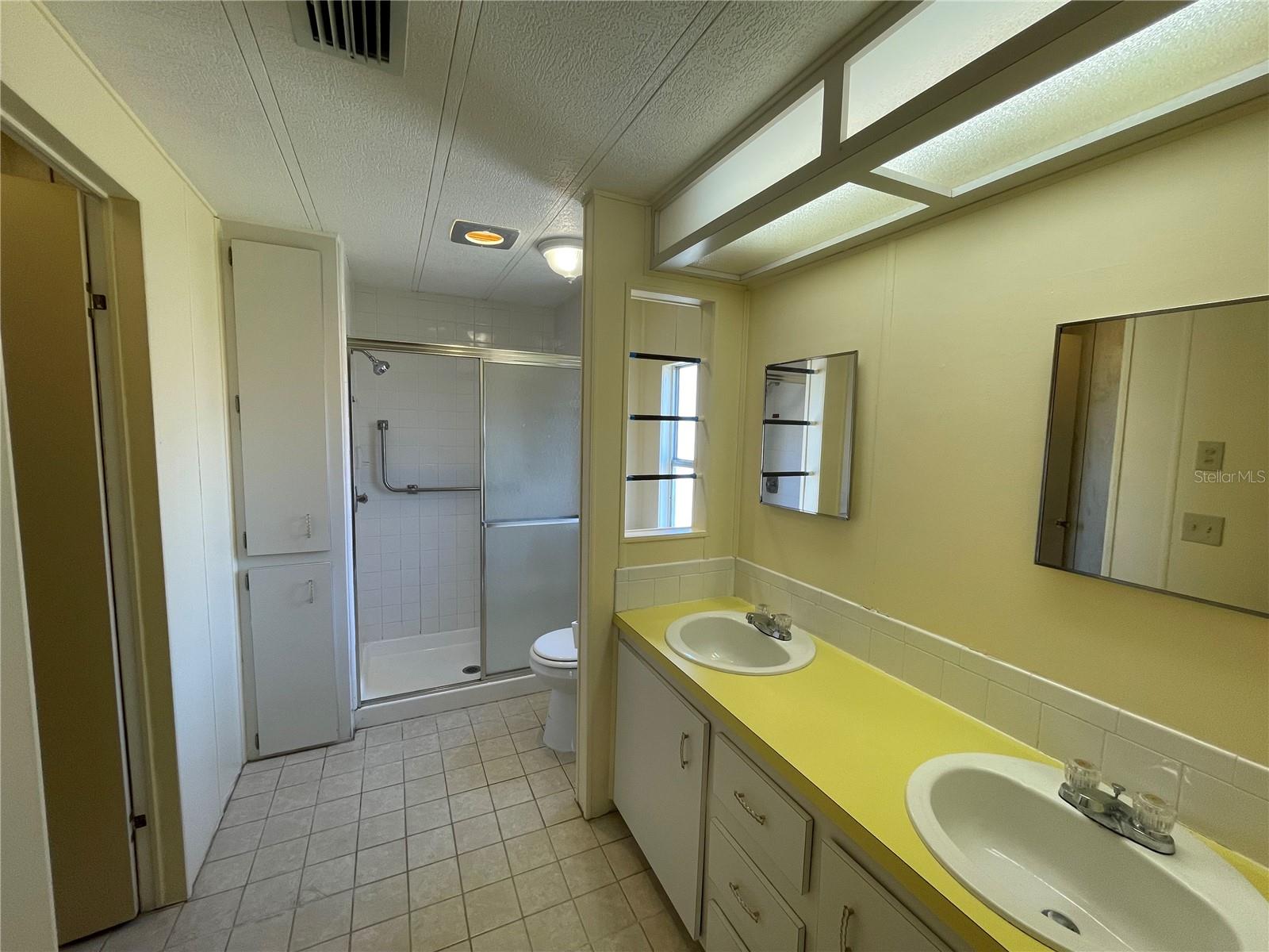 Image 20 of 30 For 3366 Evergreen Road 1701