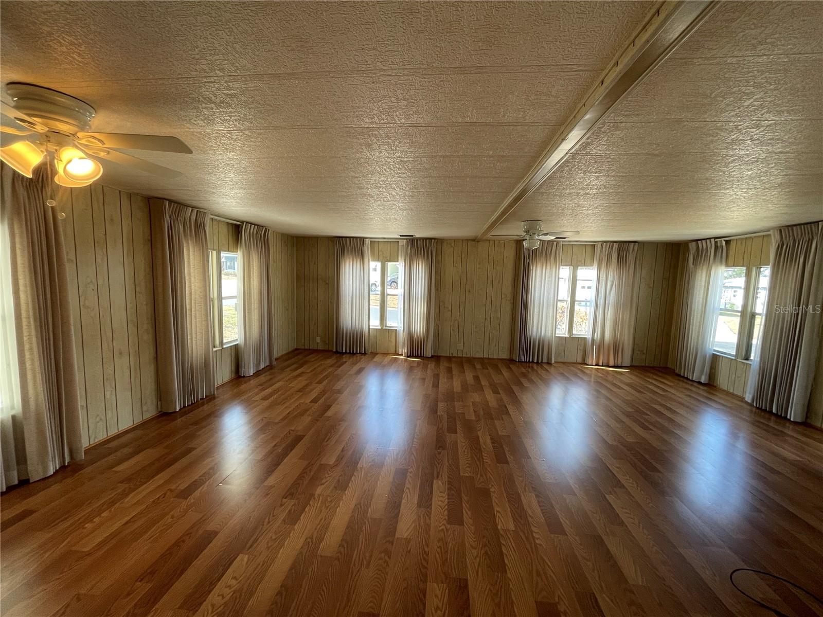 Image 6 of 30 For 3366 Evergreen Road 1701