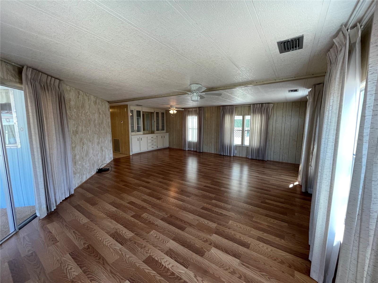 Image 7 of 30 For 3366 Evergreen Road 1701