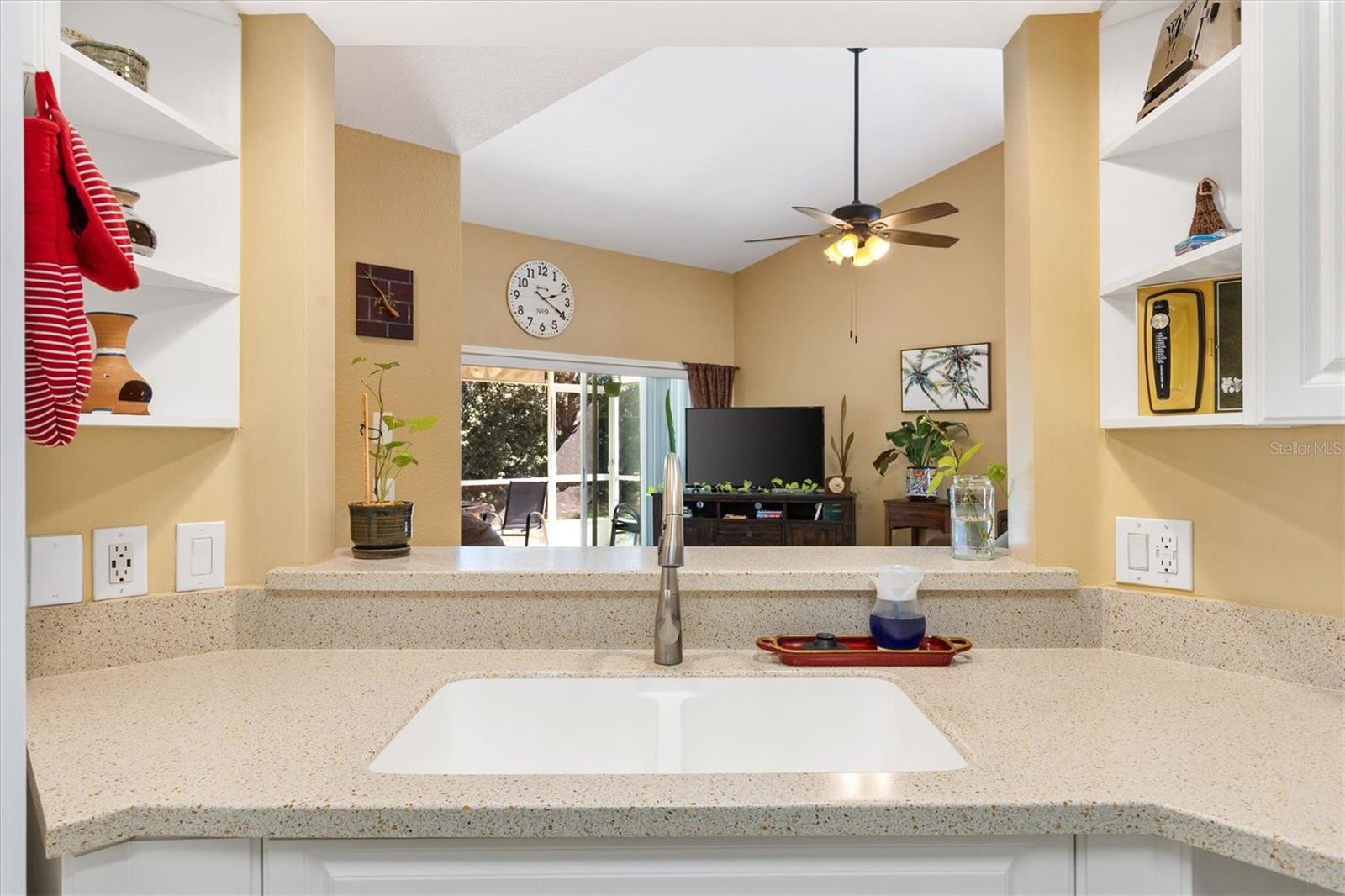 Image 11 of 37 For 5415 Admiral Way H5-102