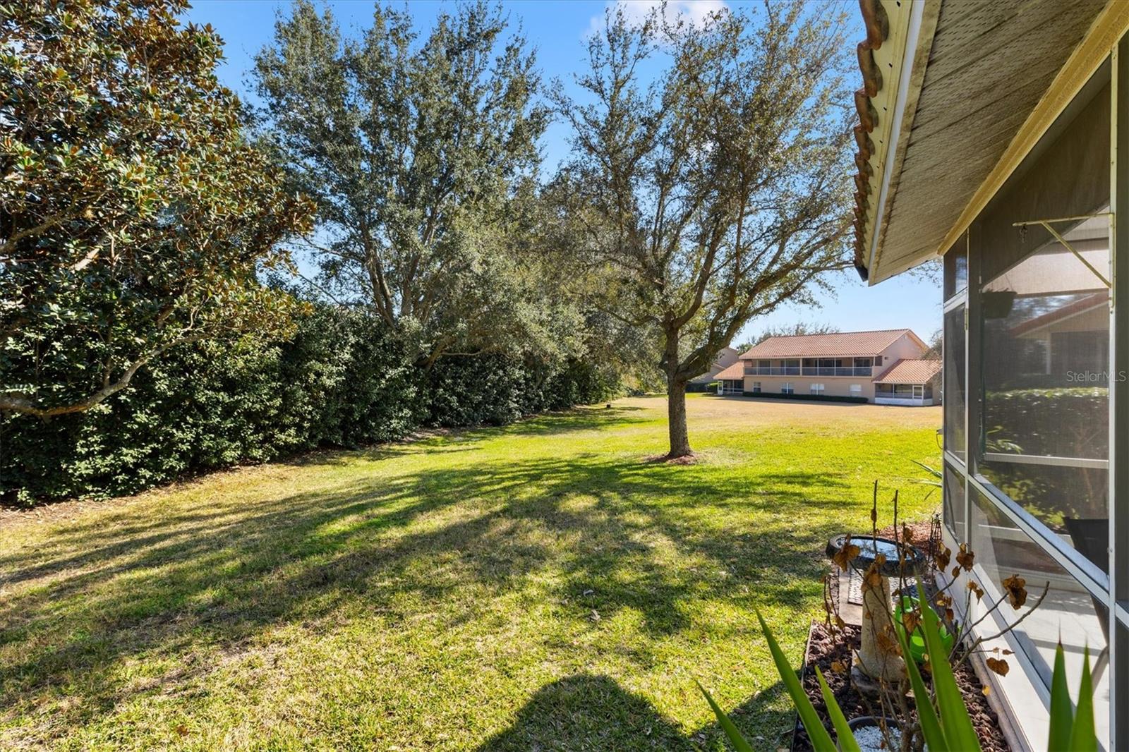 Image 27 of 37 For 5415 Admiral Way H5-102