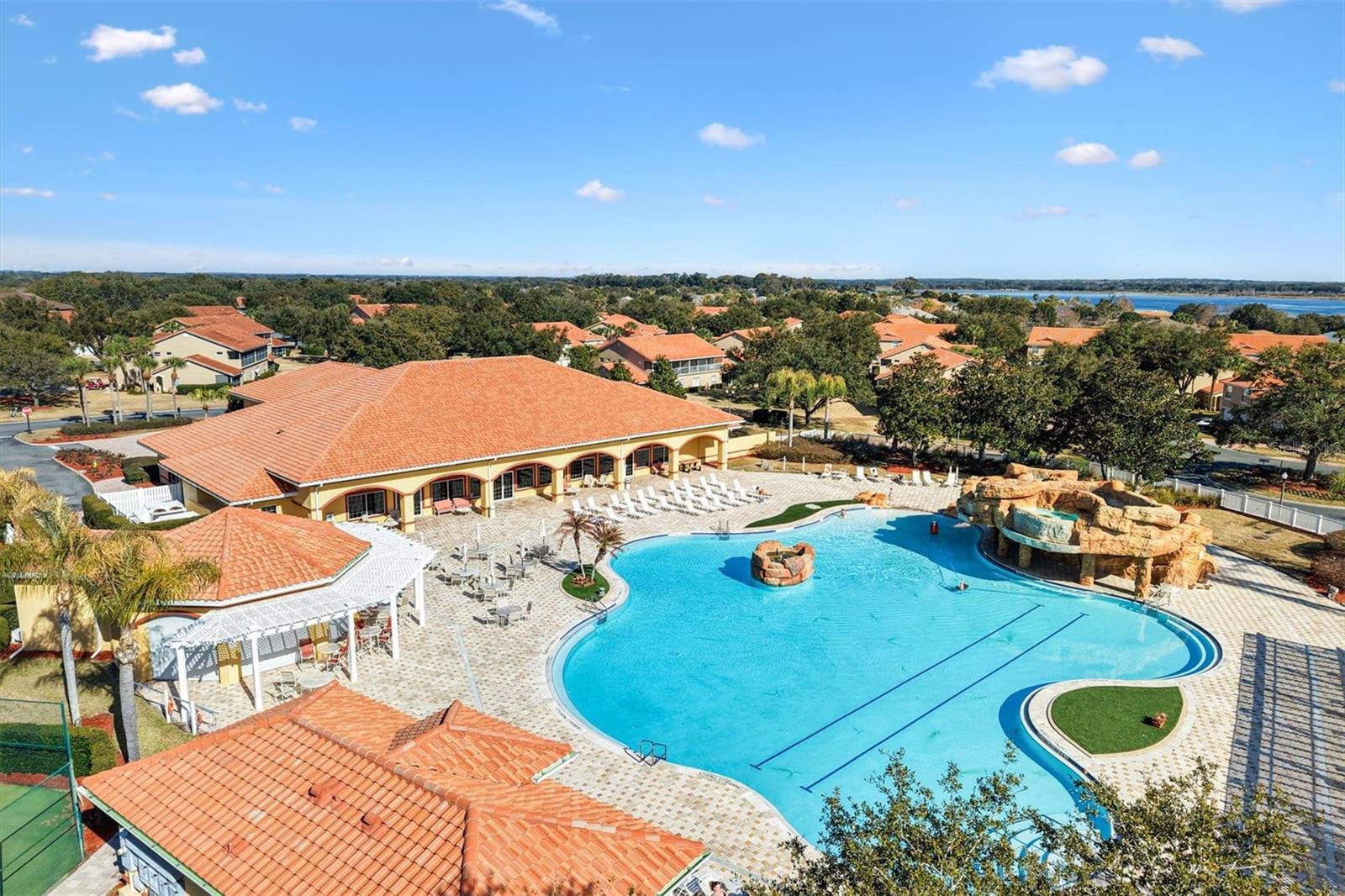 Image 30 of 37 For 5415 Admiral Way H5-102